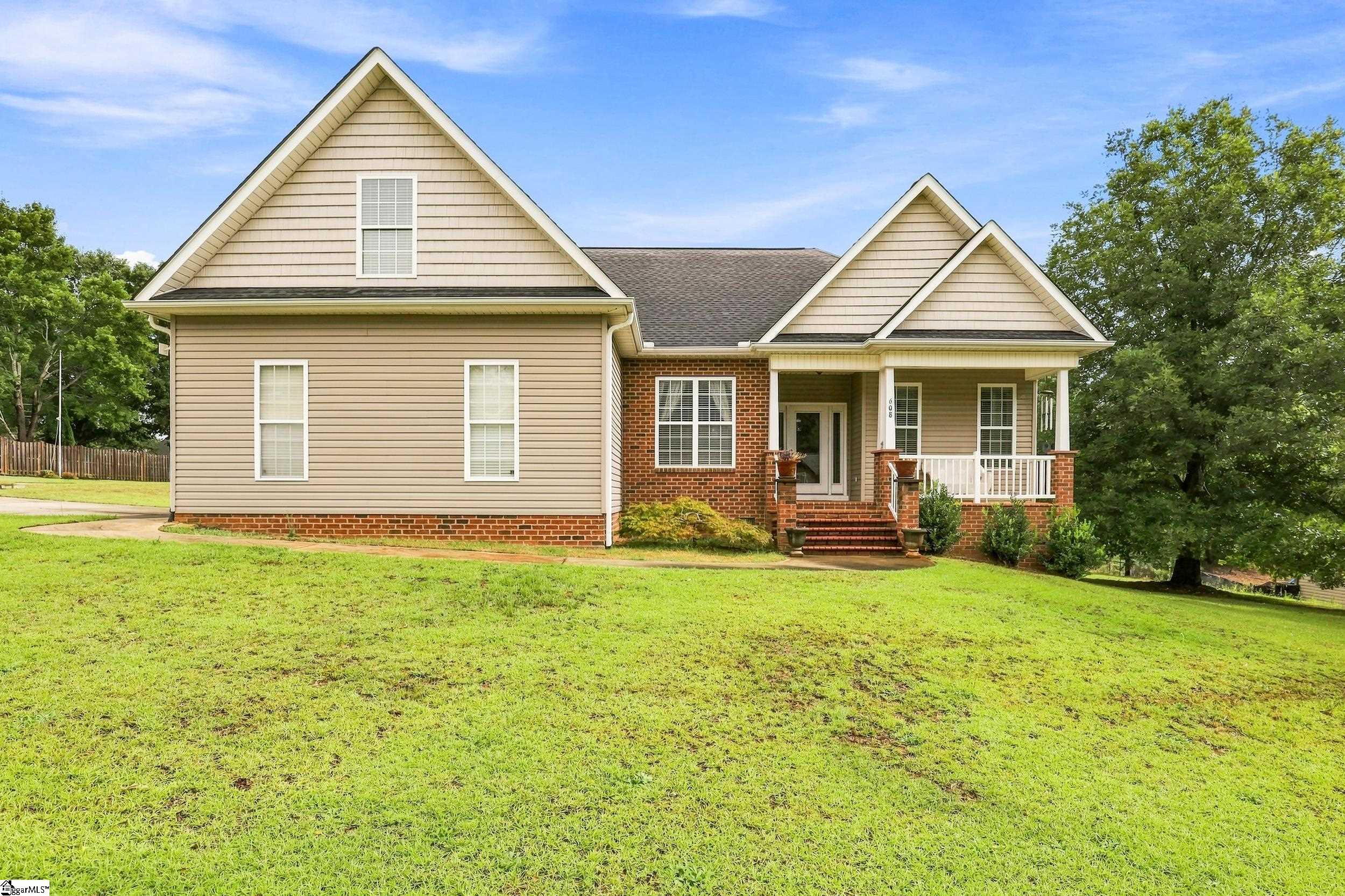 608 Mandeville Drive Property Photo 1