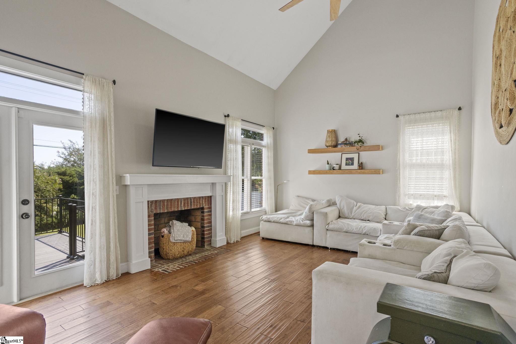 110 E Hypericum Lane Property Photo 17