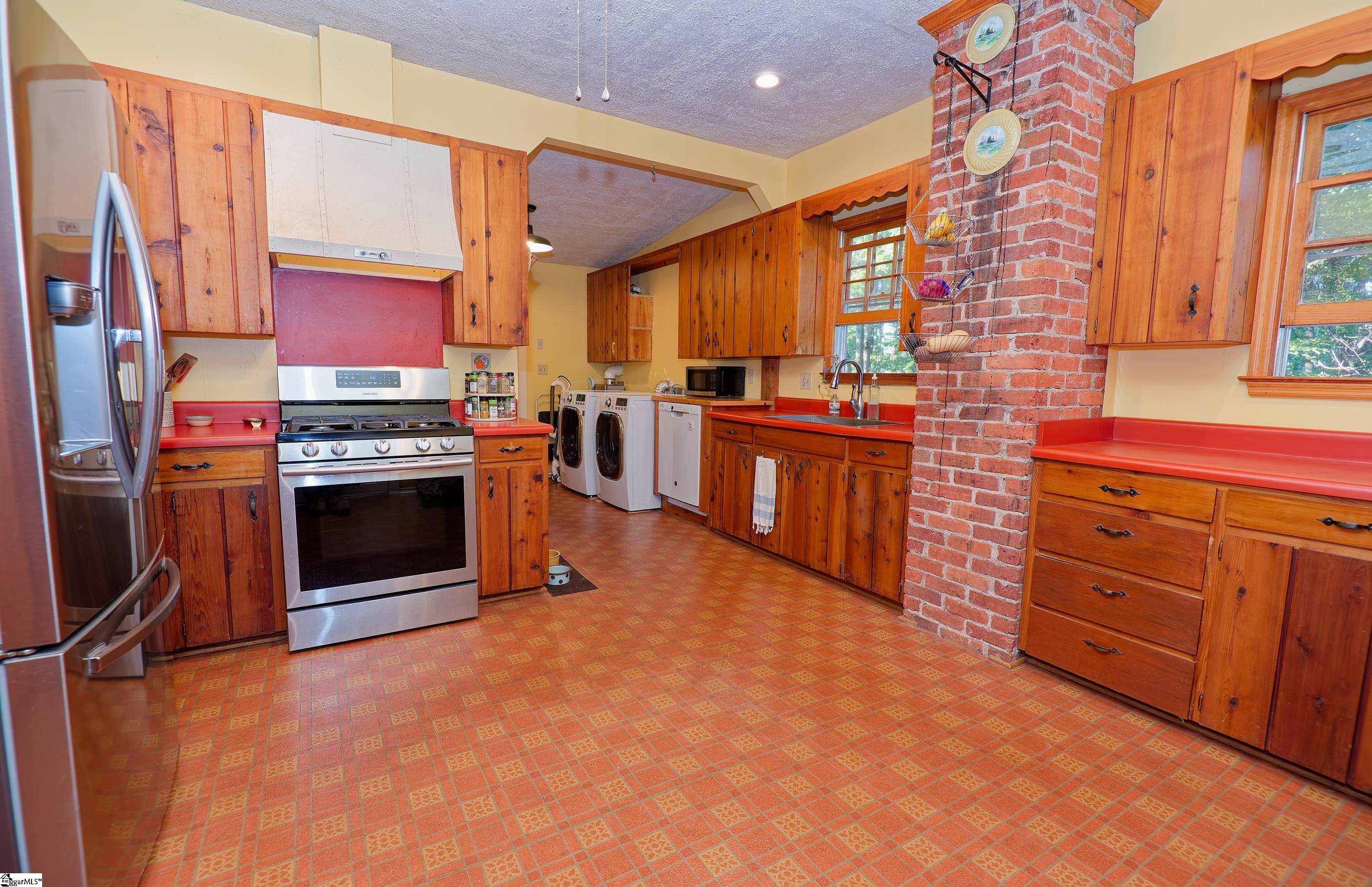 700 N Trade (b) Avenue Property Photo 16