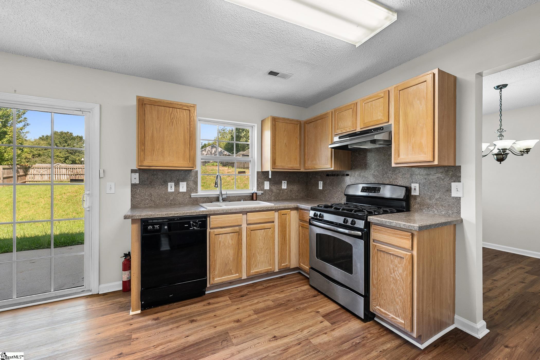 511 Smoothstone Drive Property Photo 6