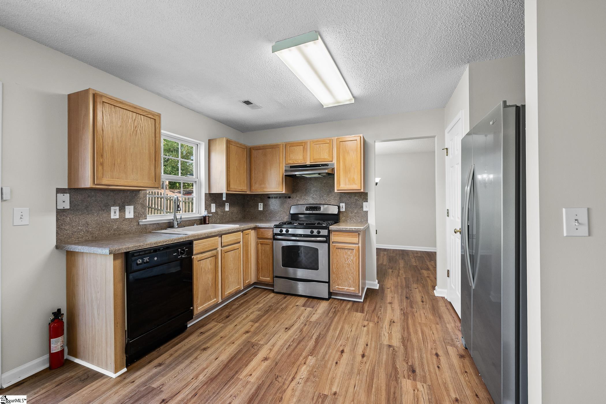 511 Smoothstone Drive Property Photo 8