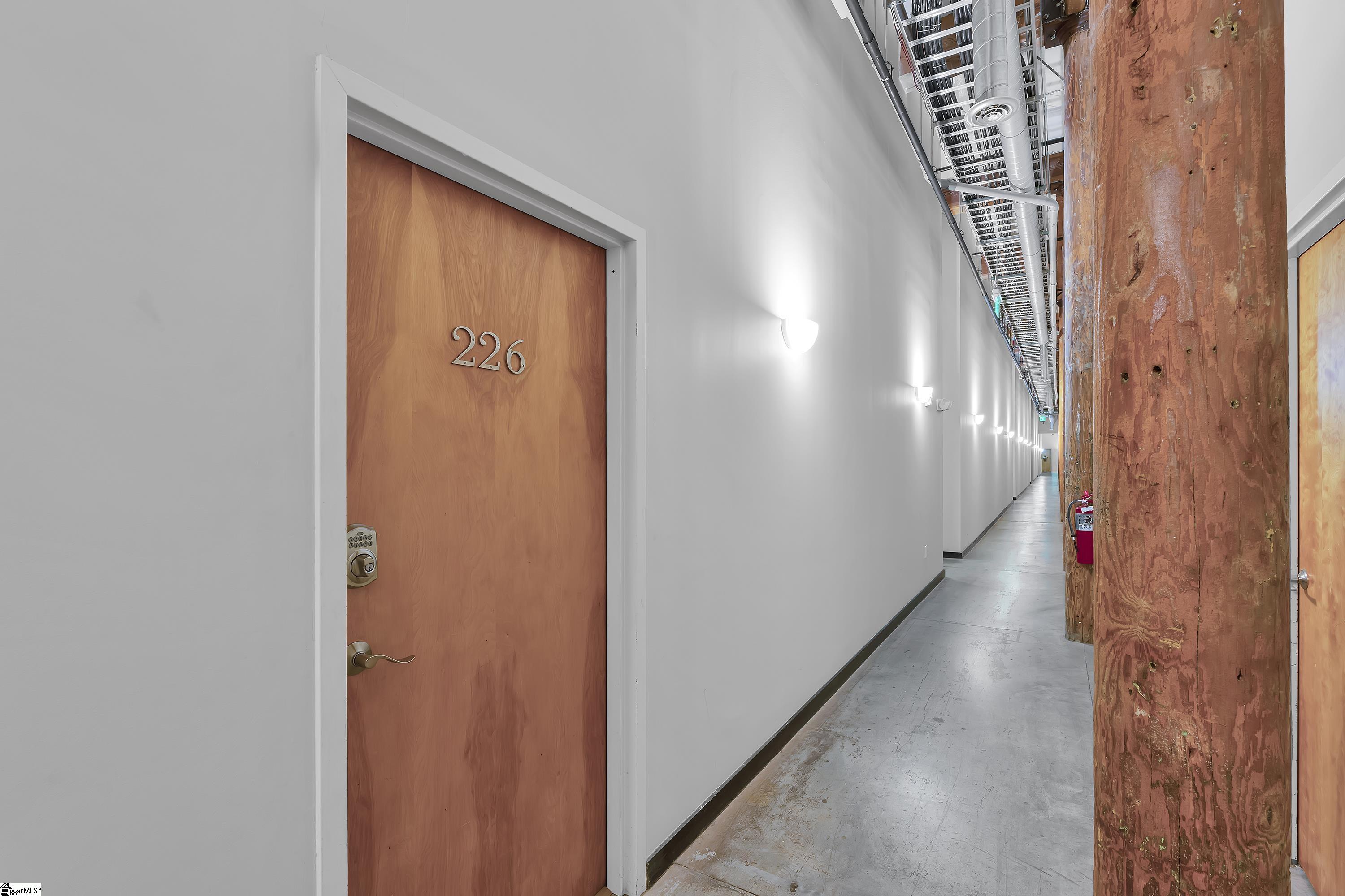 300 South Street Property Photo 16