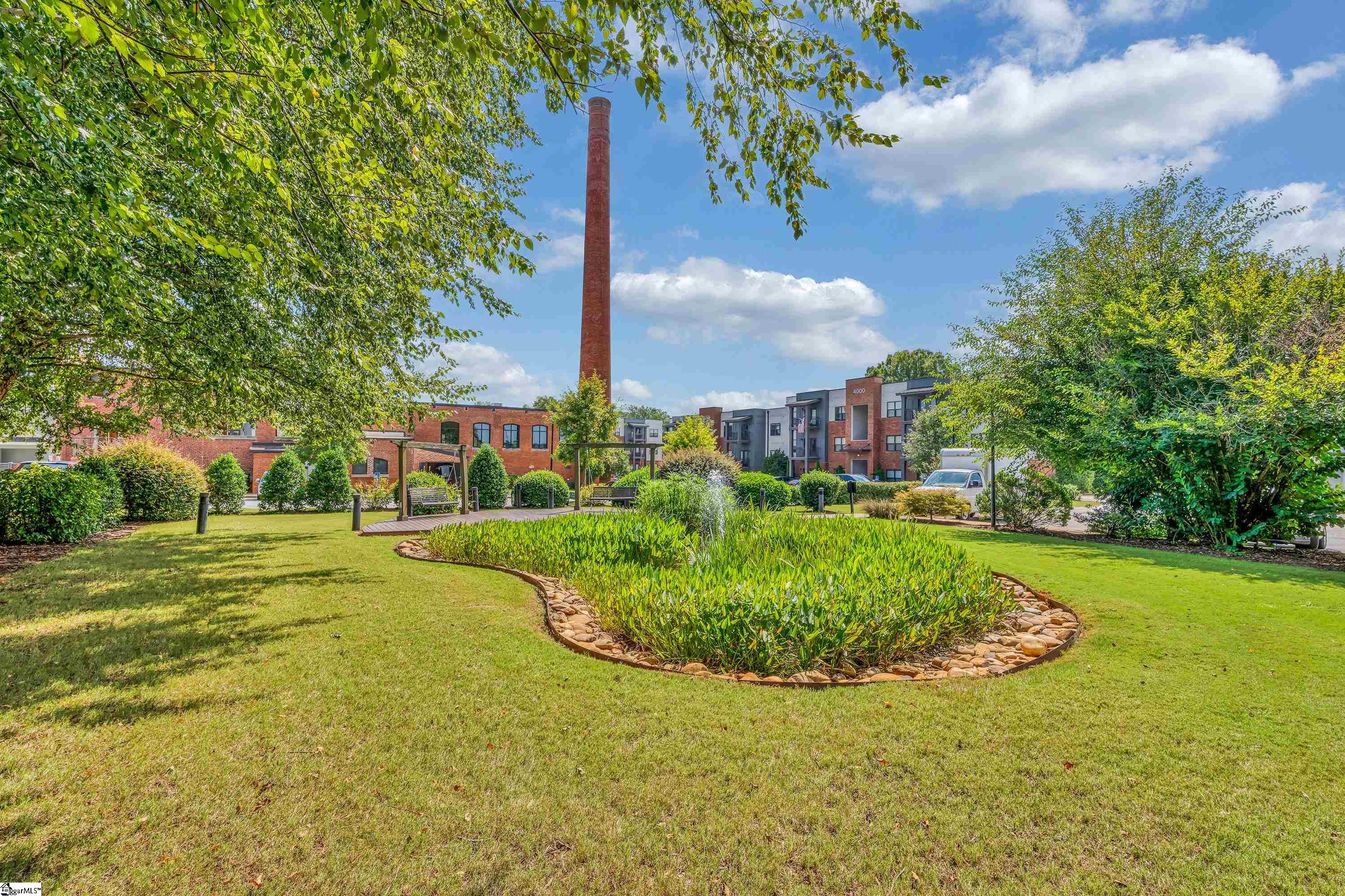 300 South Street Property Photo 21