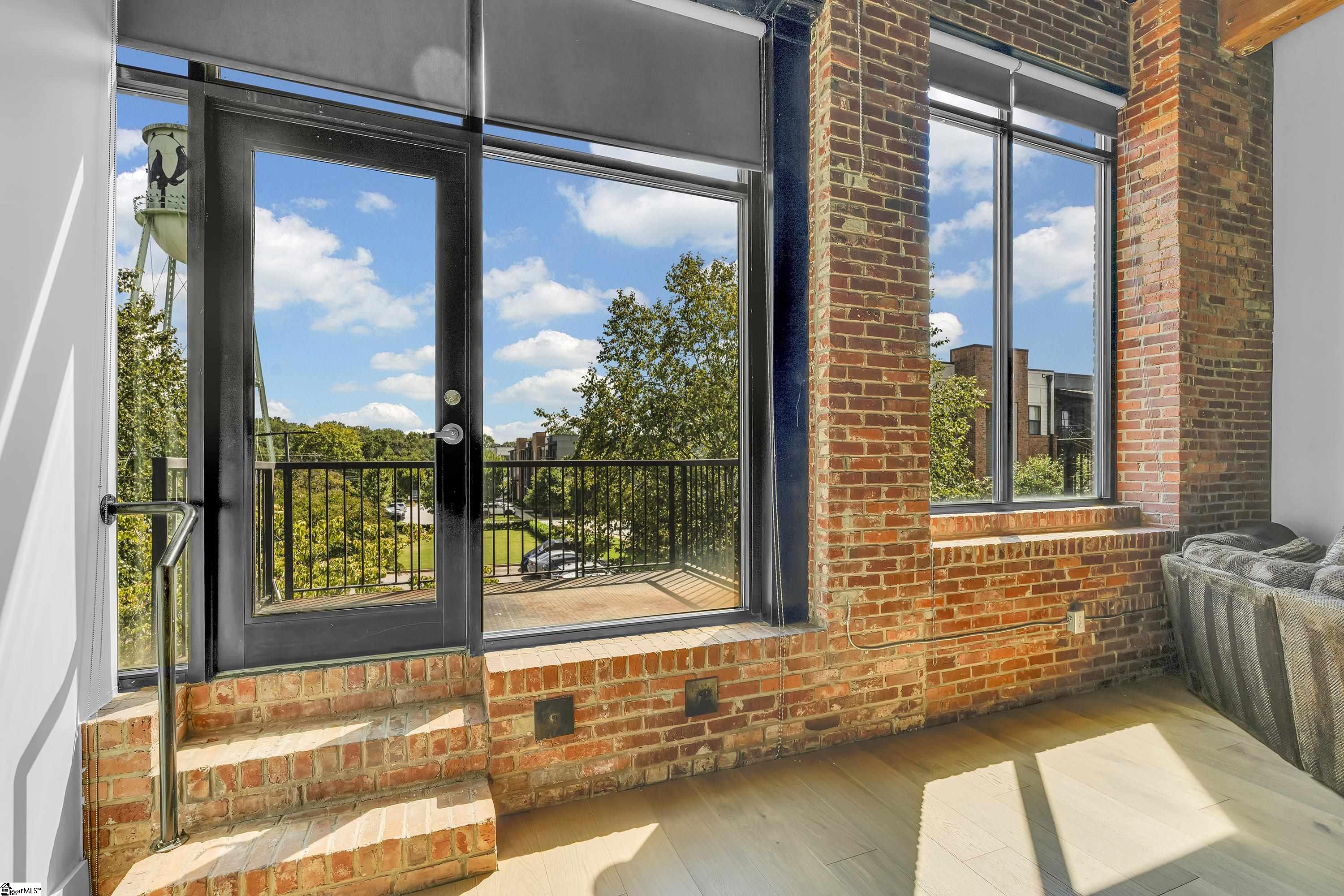 300 South Street Property Photo 24