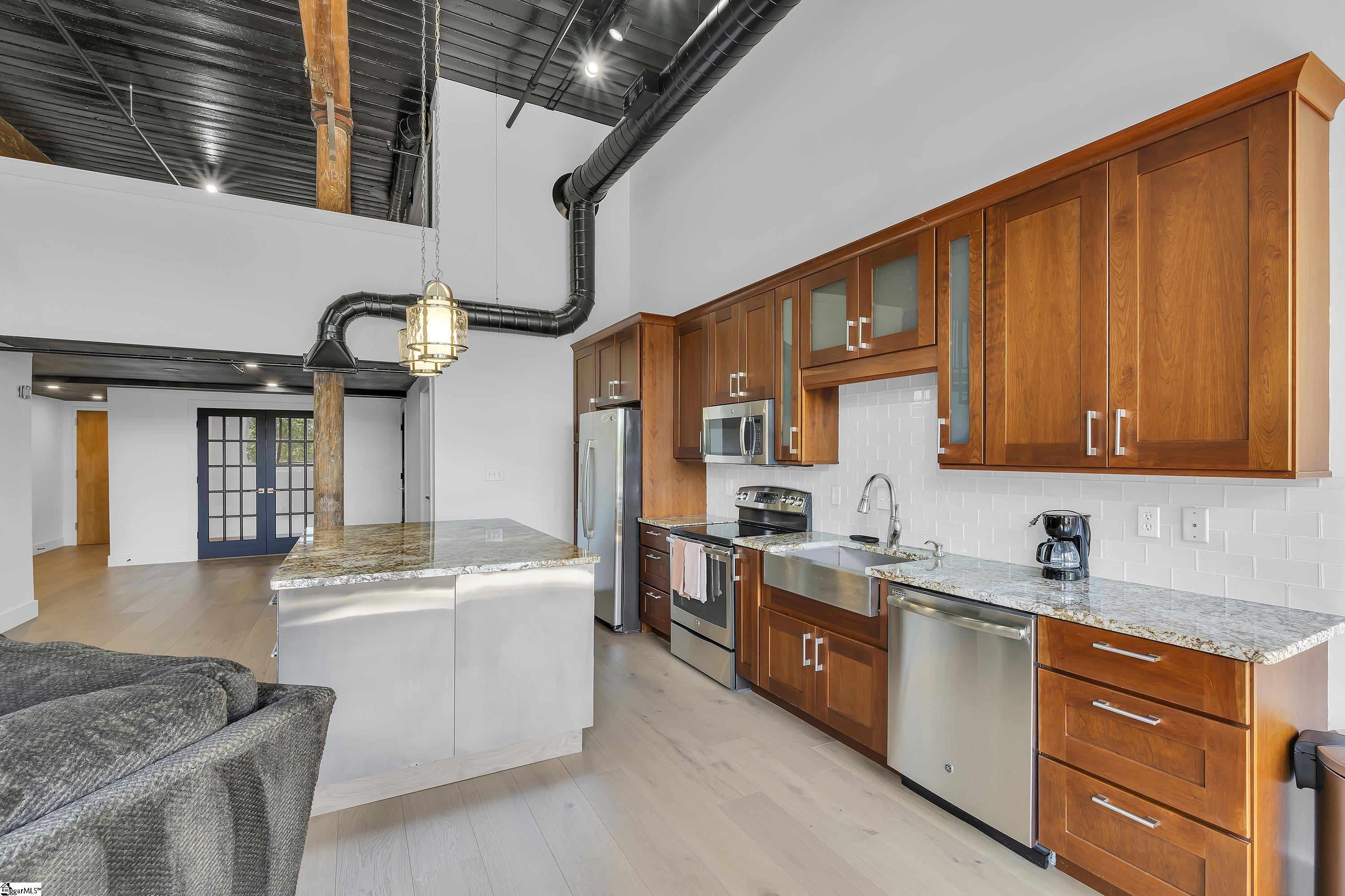 300 South Street Property Photo 25