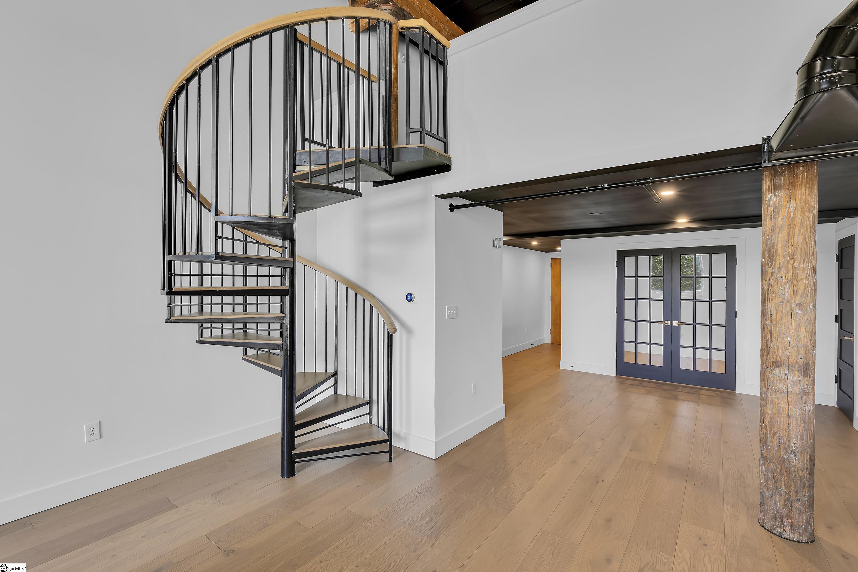 300 South Street Property Photo 26