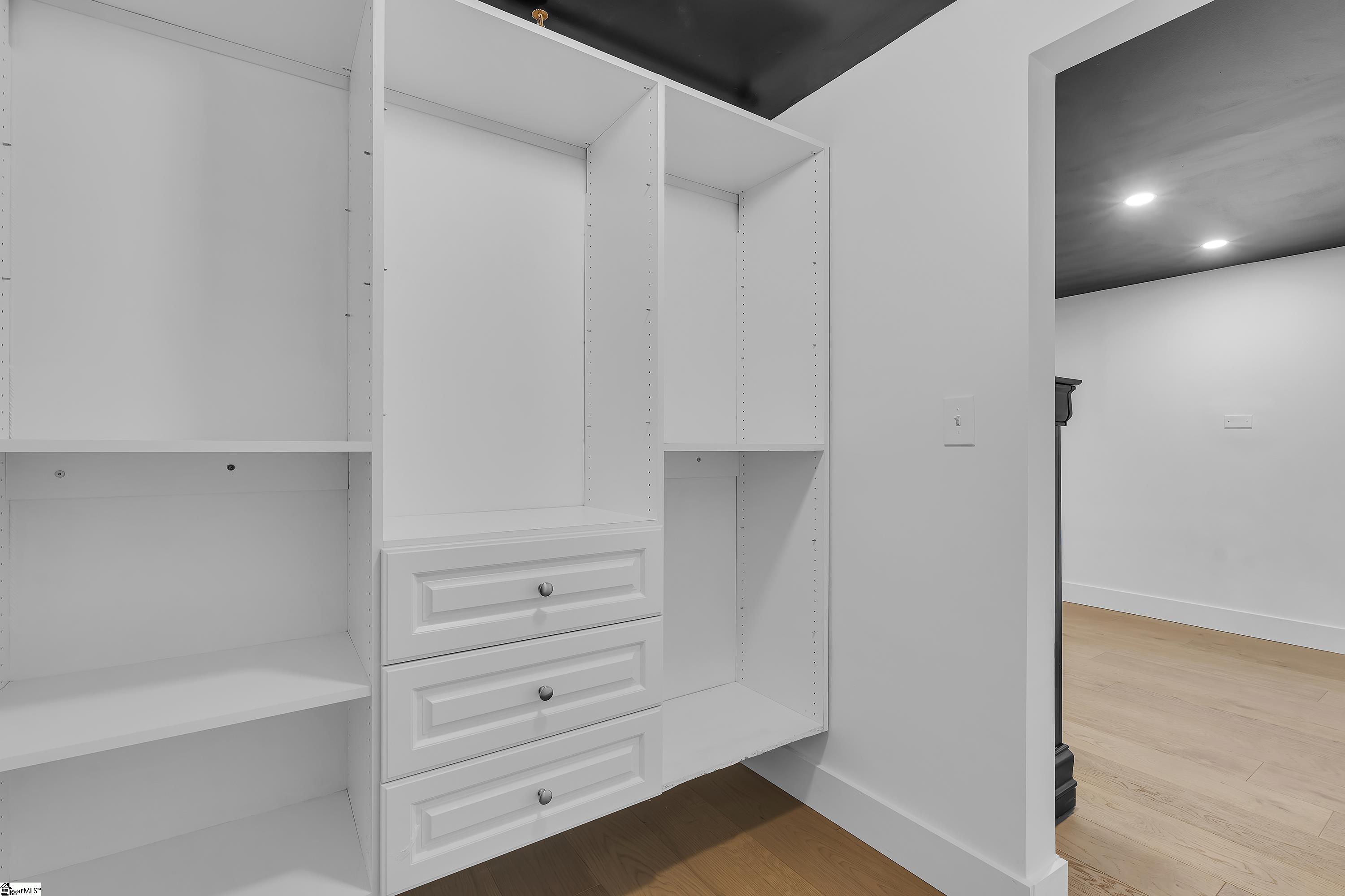 300 South Street Property Photo 29