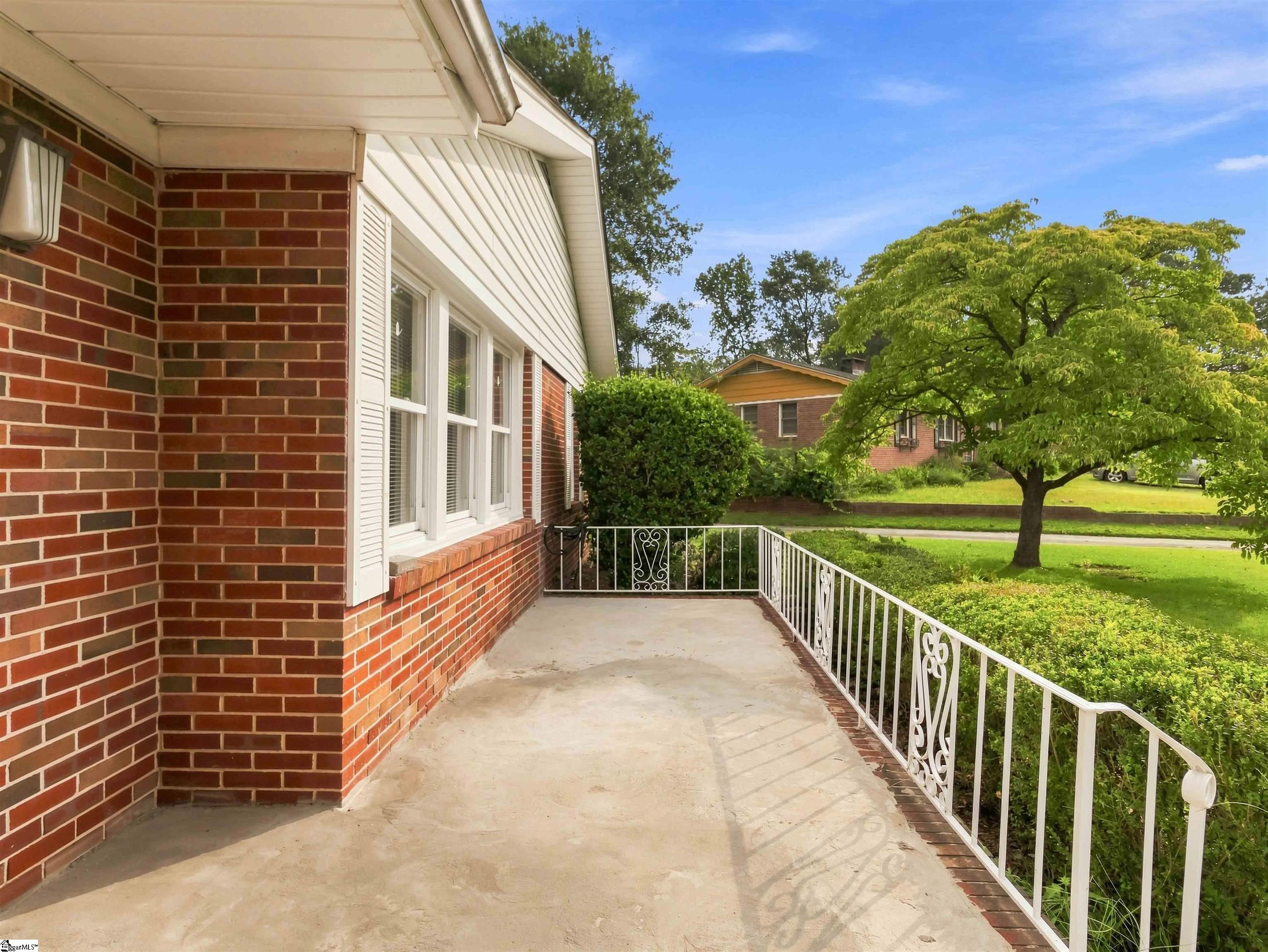 5 Lisa Drive Property Photo 3