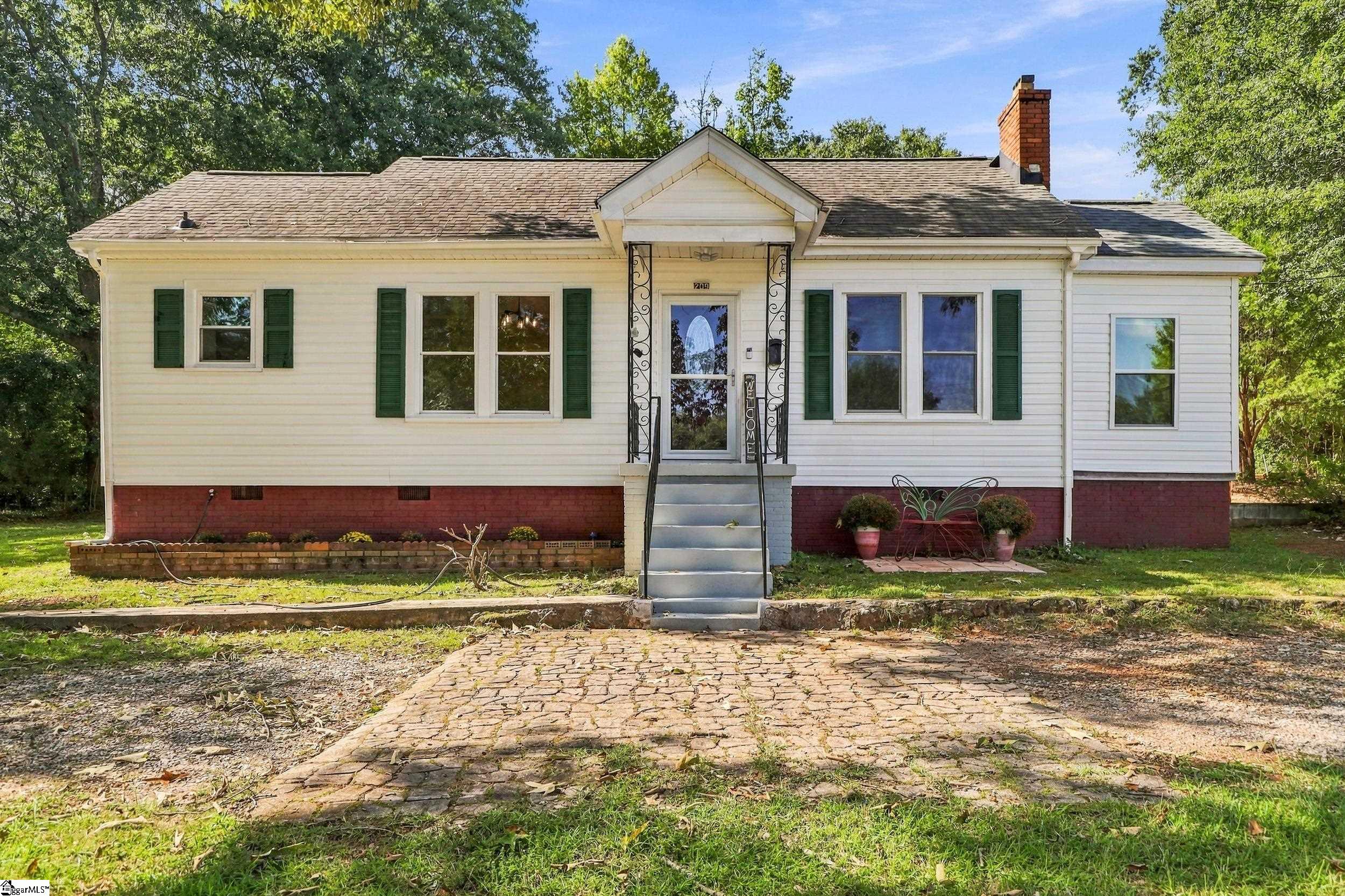 209 Tindal Road Property Photo 1