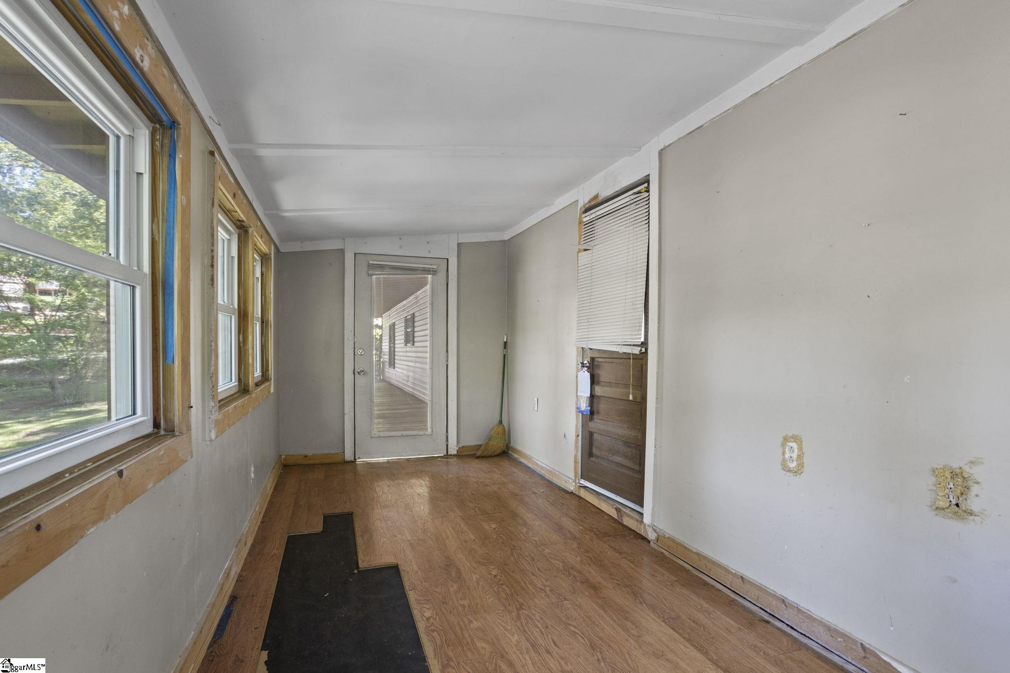 100 Belvue Road Property Photo 23