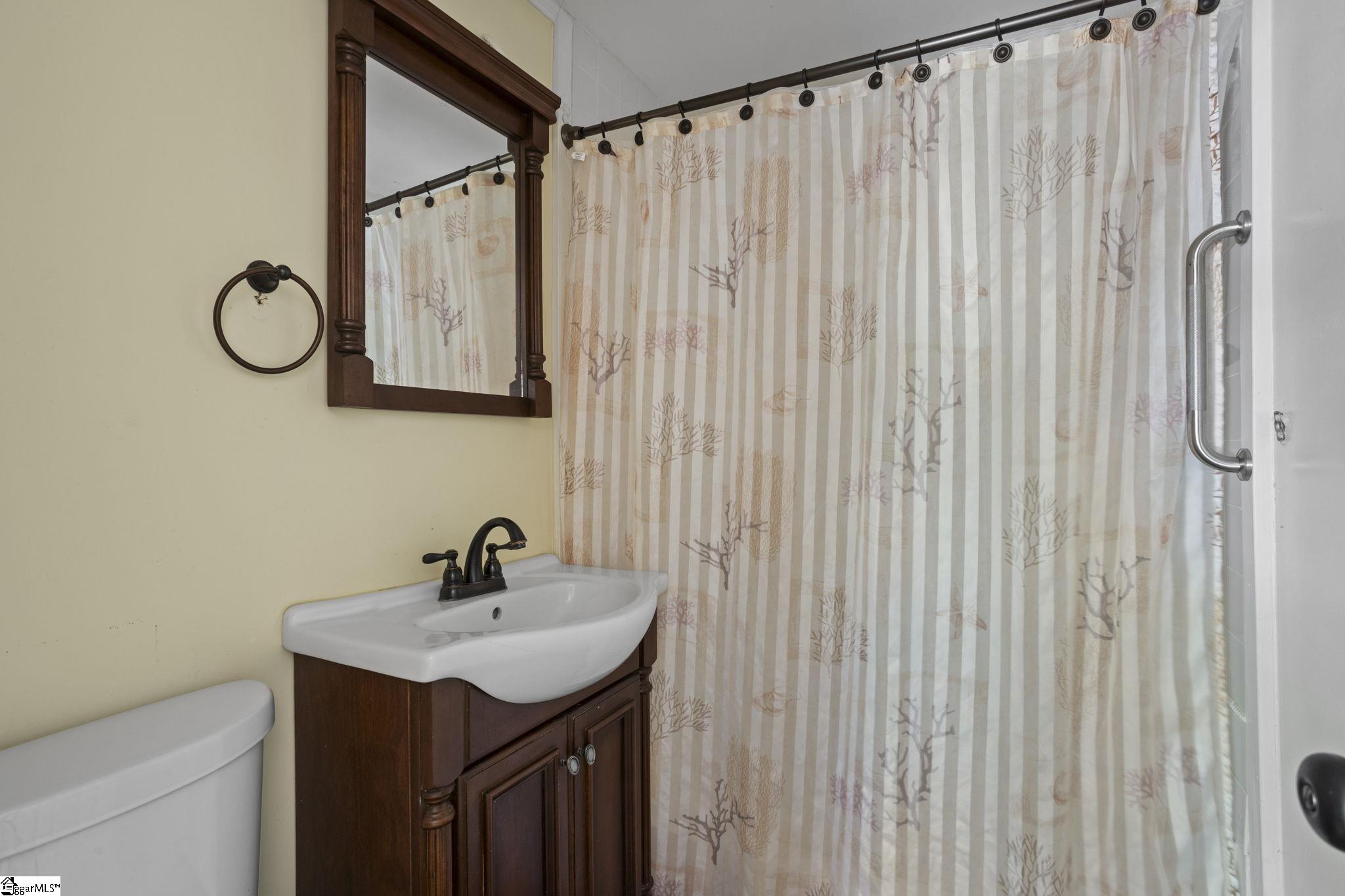 100 Belvue Road Property Photo 24