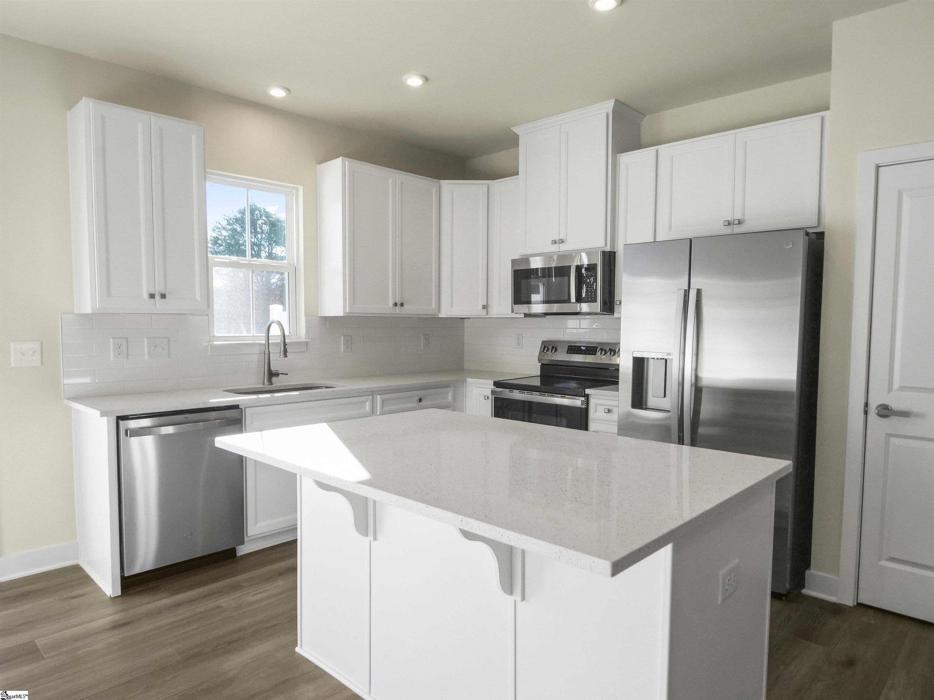 1604238 Property Photo 2
