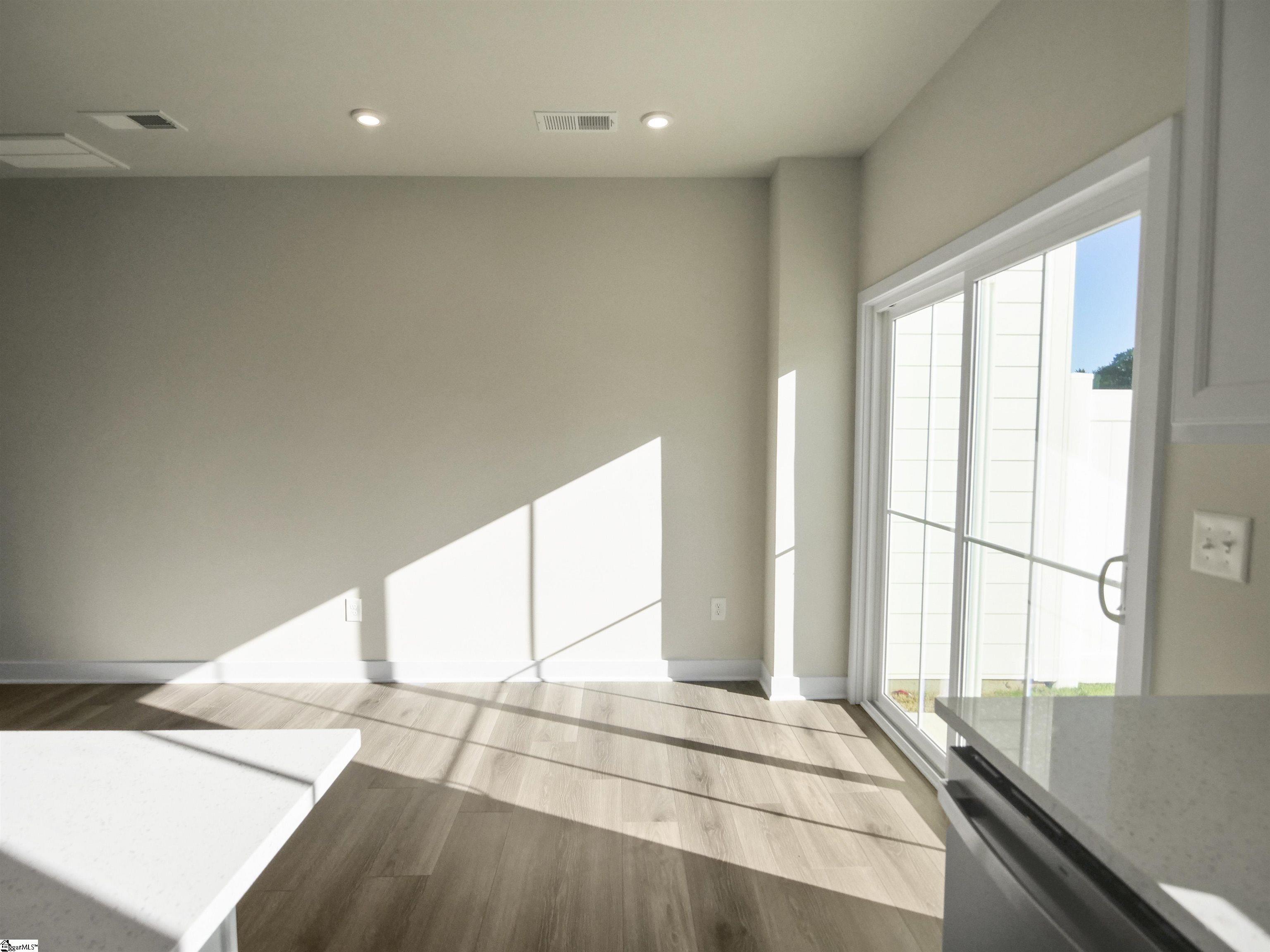 1604238 Property Photo 6