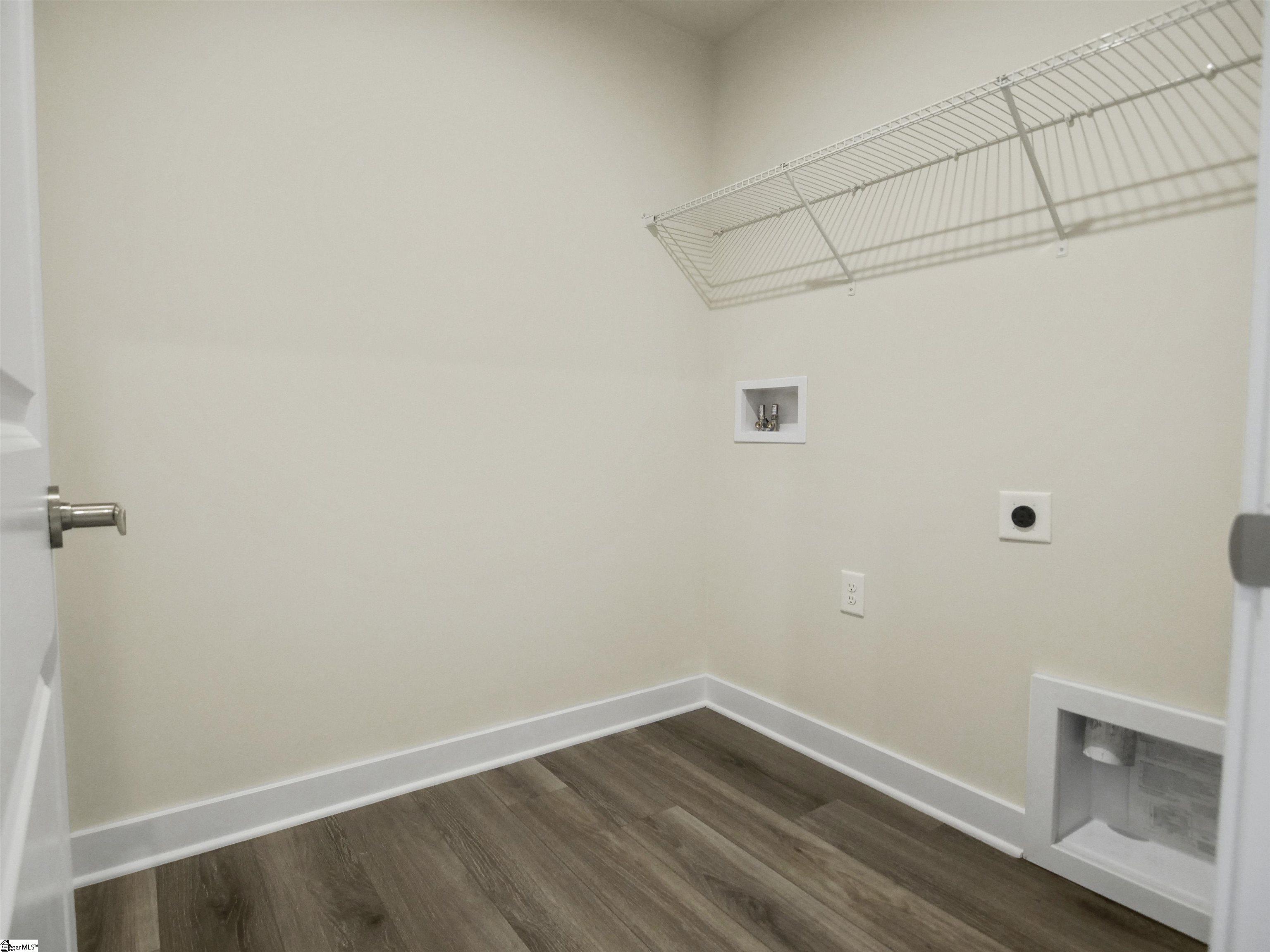 1604238 Property Photo 8