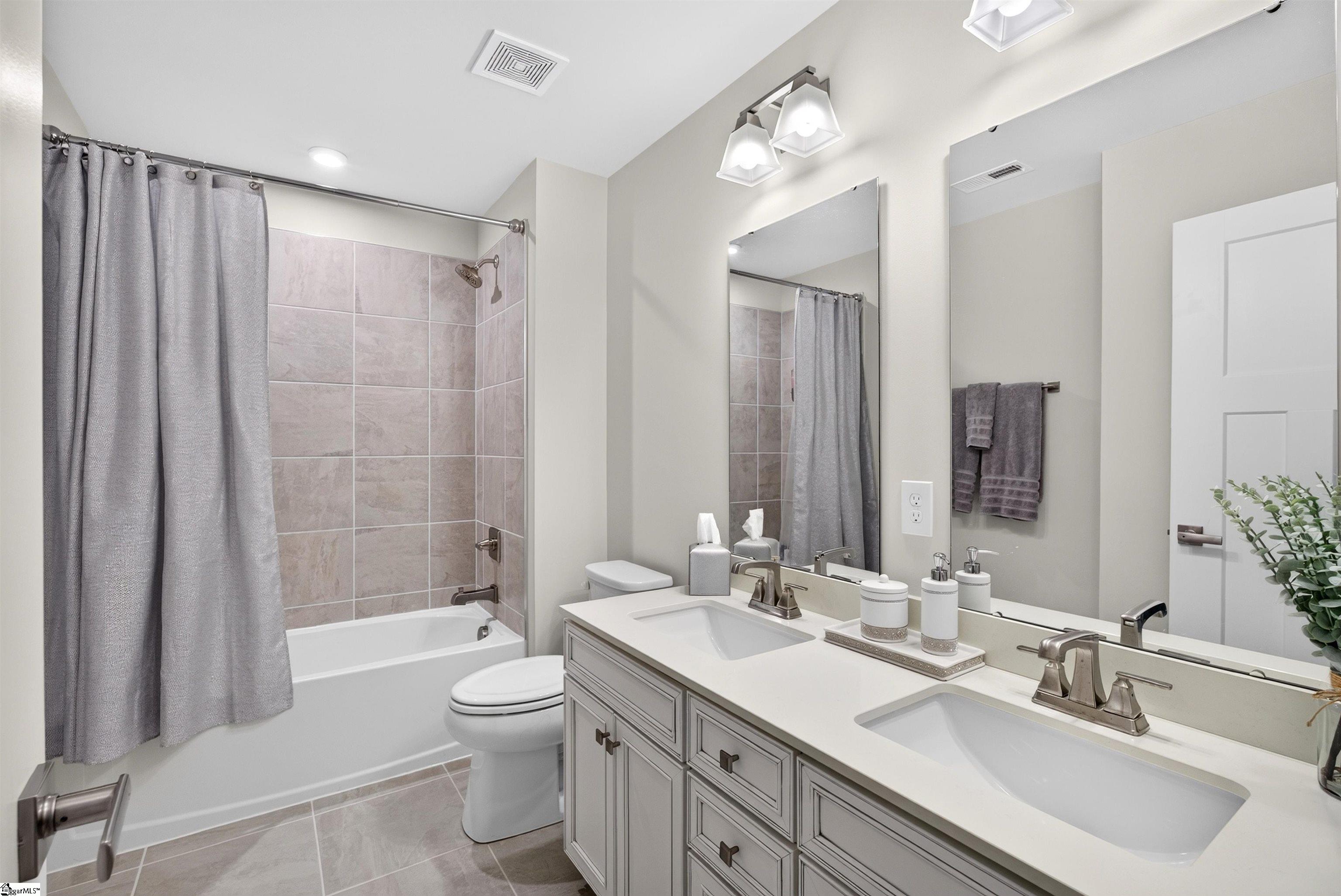 440 Oswego Court Property Photo 28