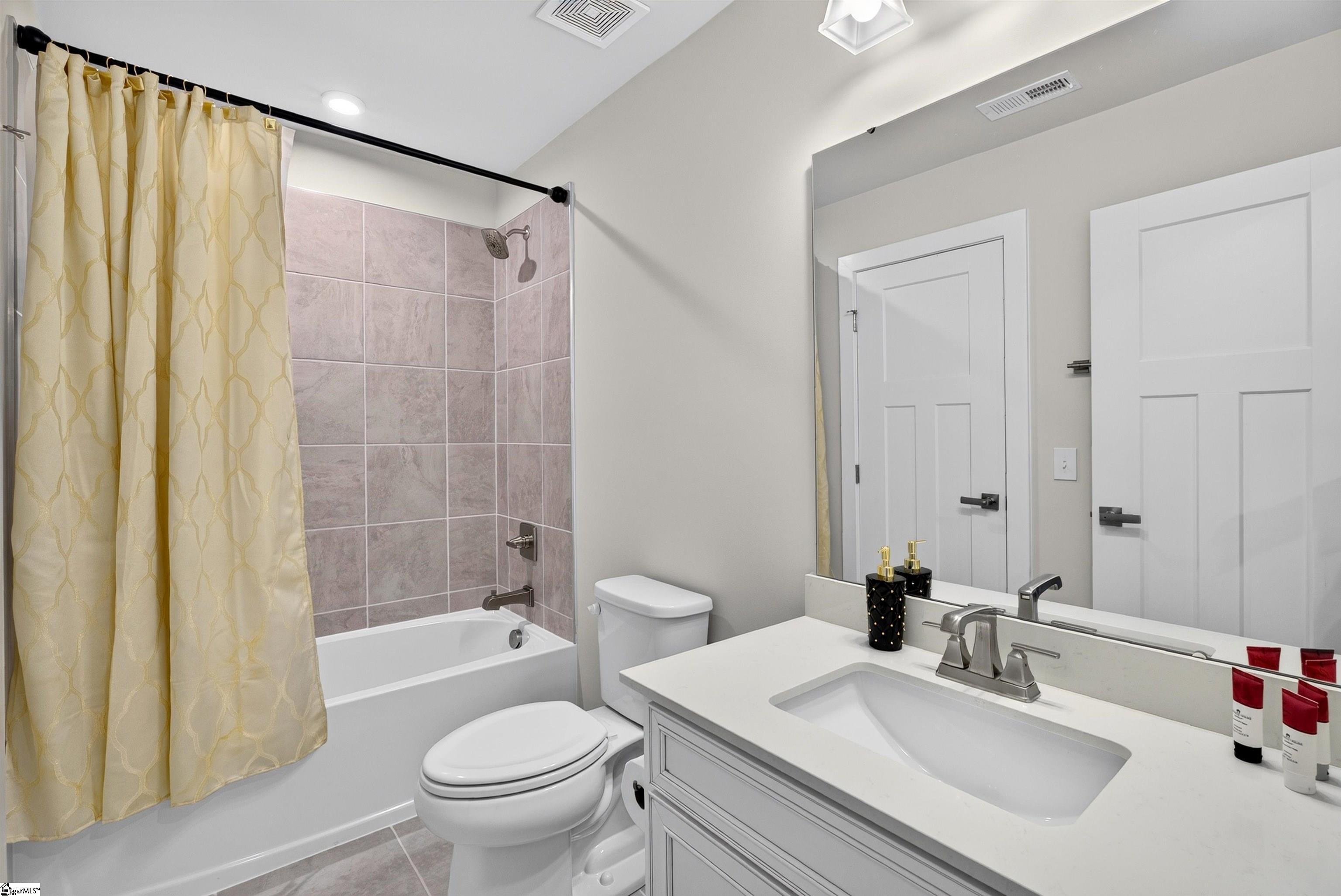 440 Oswego Court Property Photo 33