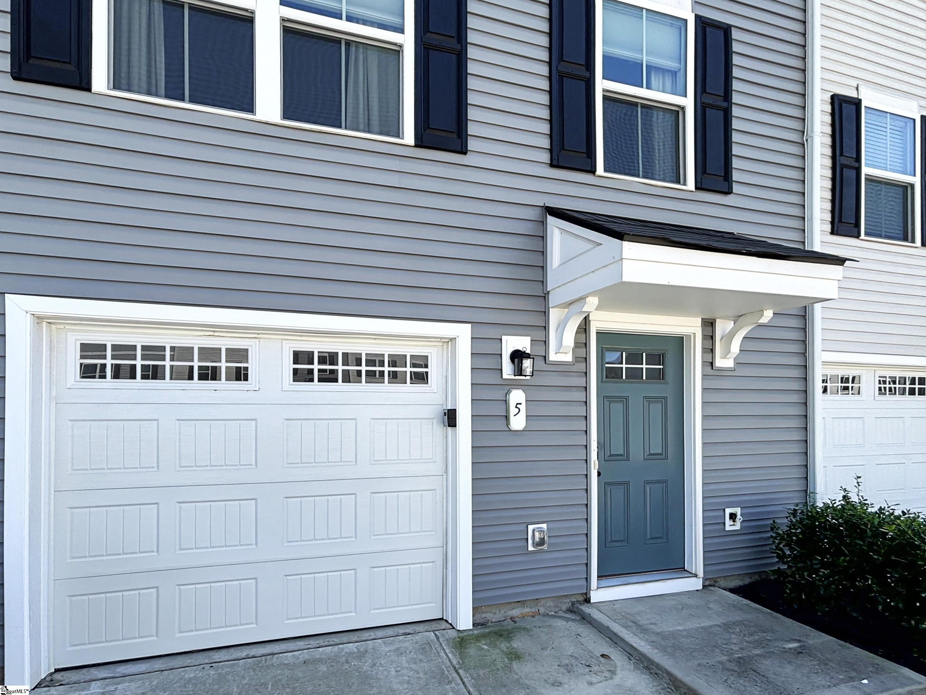 1604249 Property Photo 3