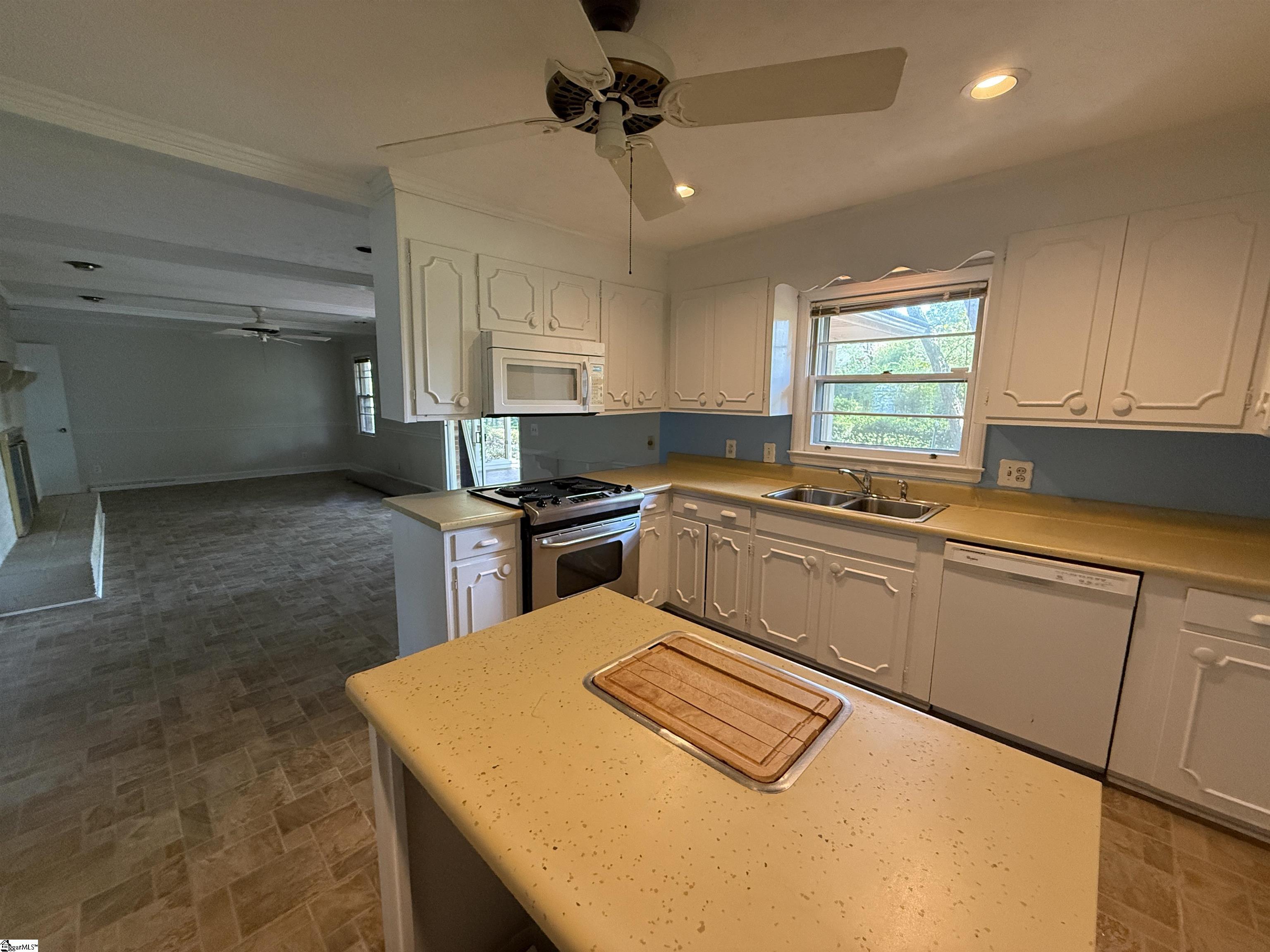 307 Spruce Street Property Photo 9