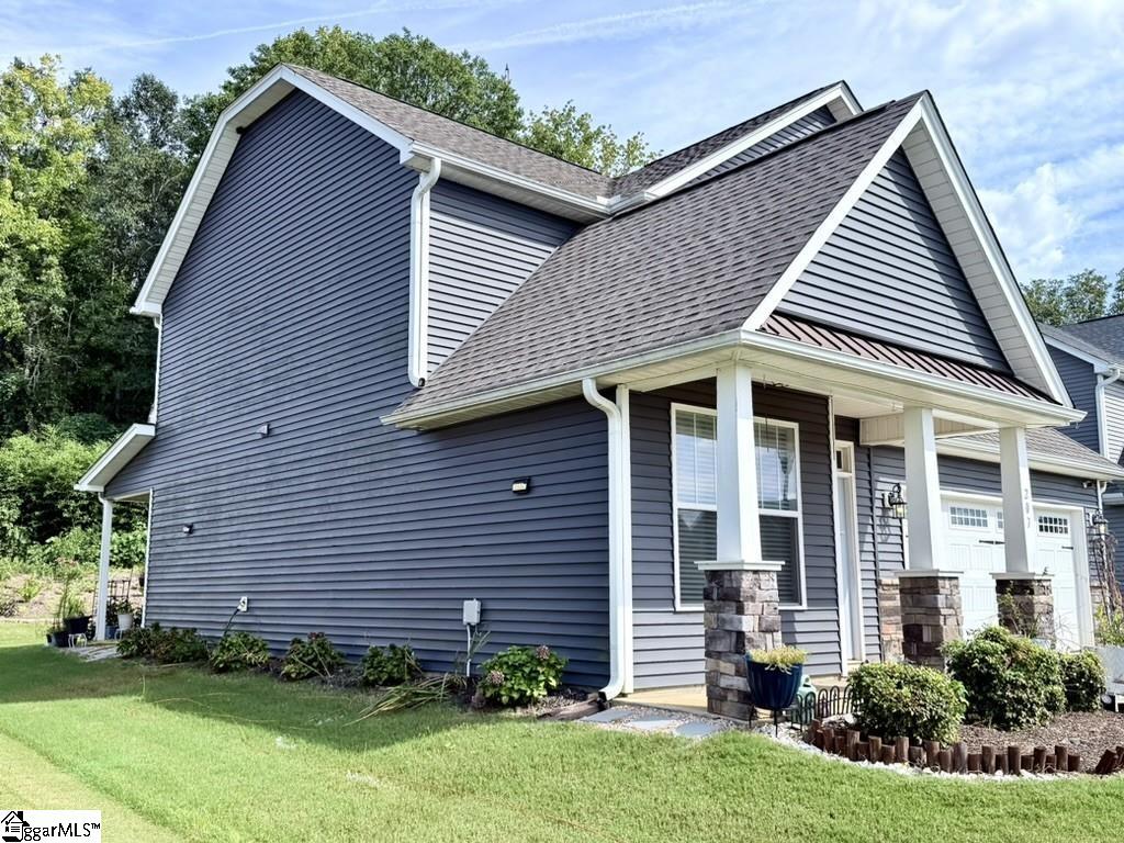 207 Freehold Way Property Photo 2