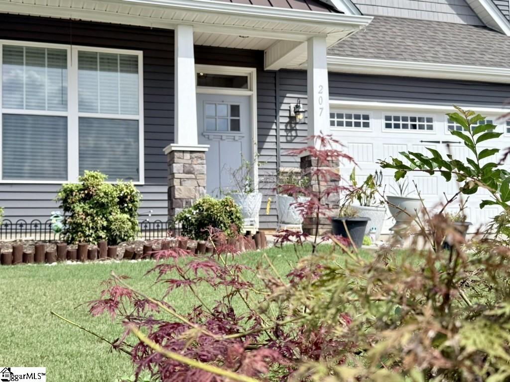 207 Freehold Way Property Photo 5