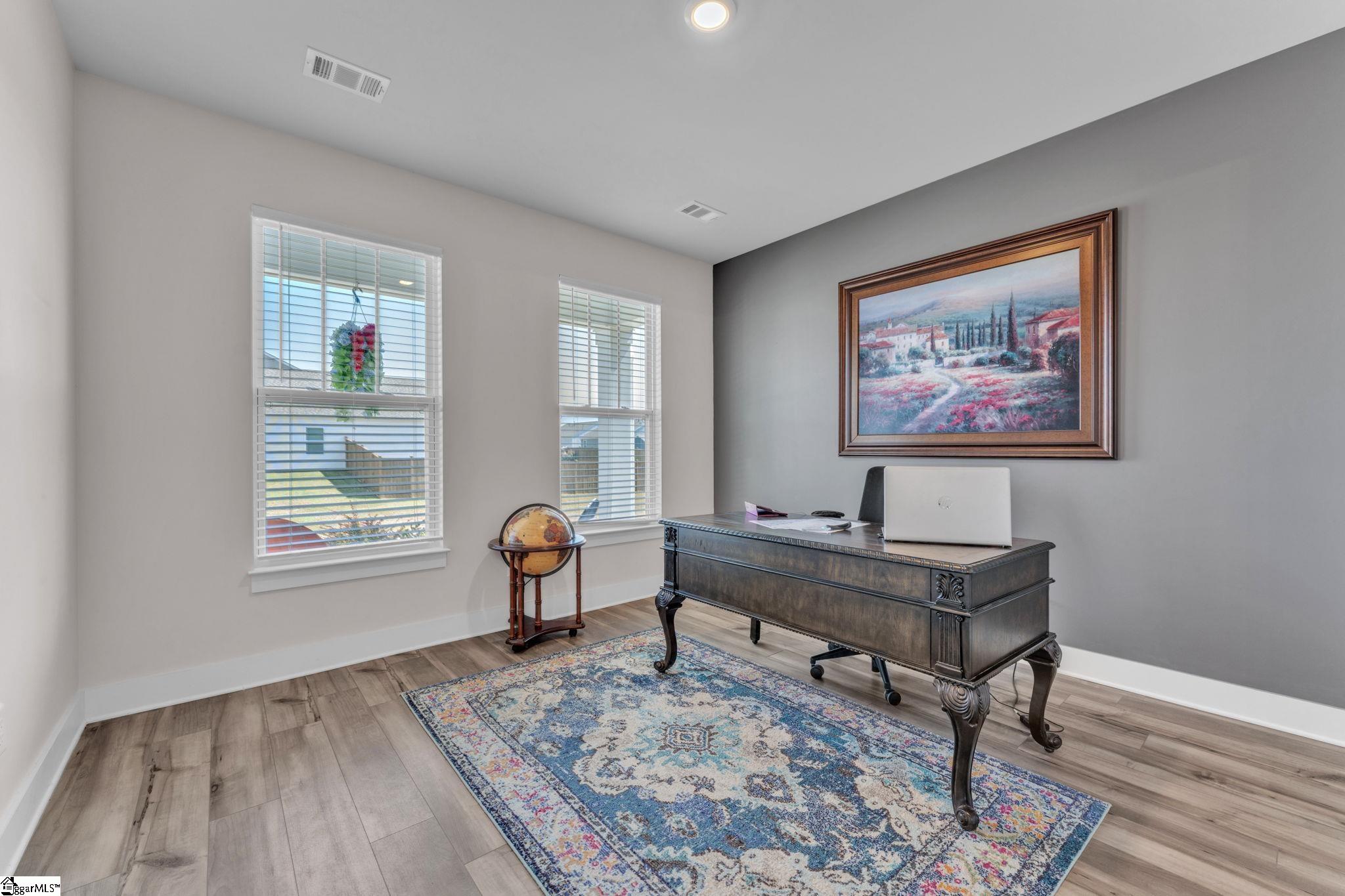 405 Fenwick Drive Property Photo 6