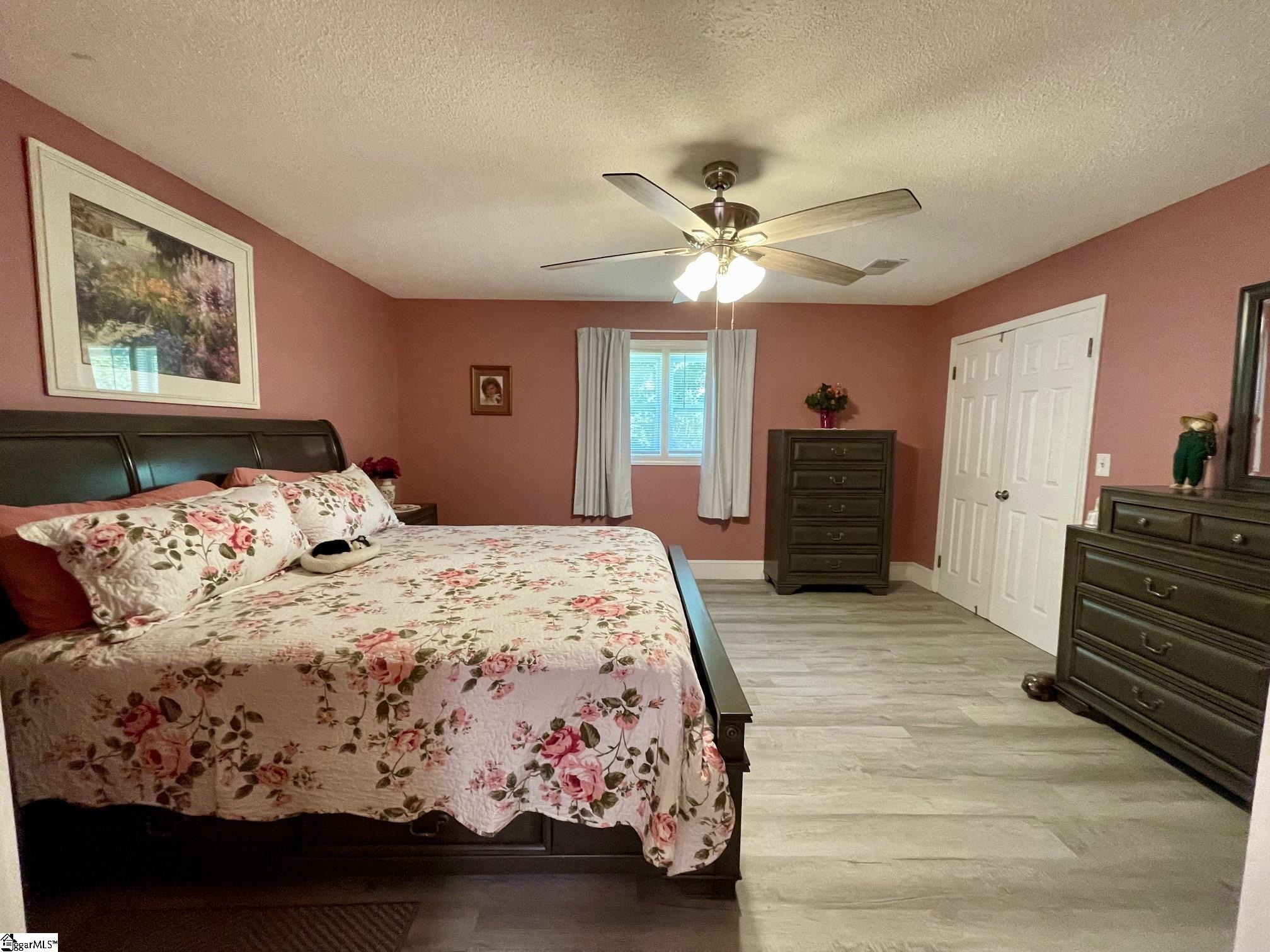 554 Green River Road Property Photo 14