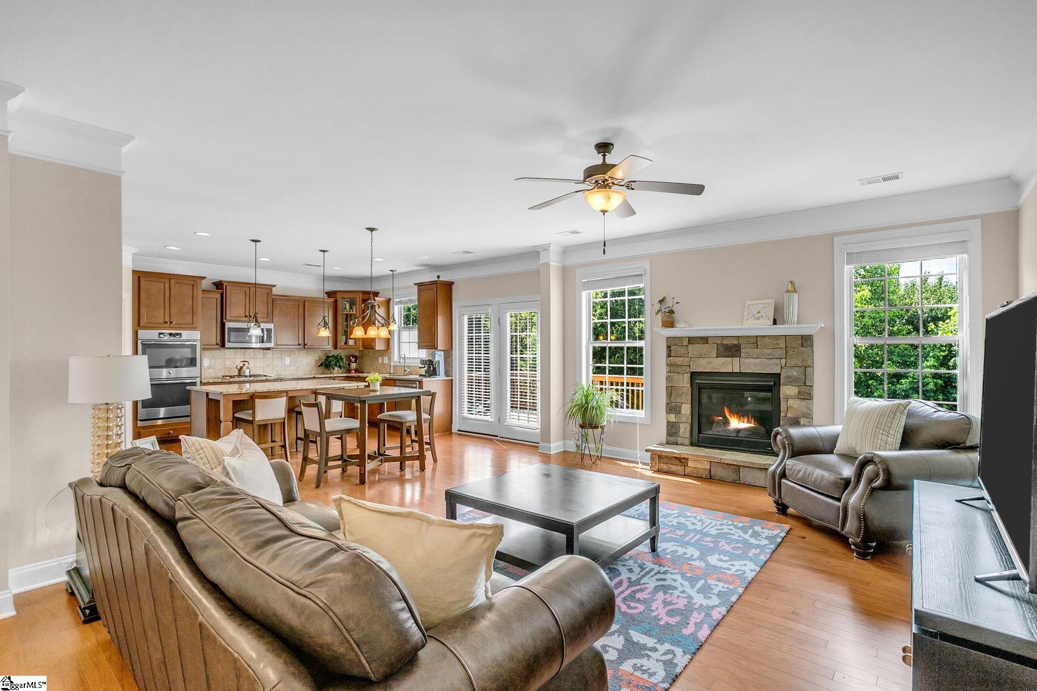 31 Wood Hollow Circle Property Photo 8