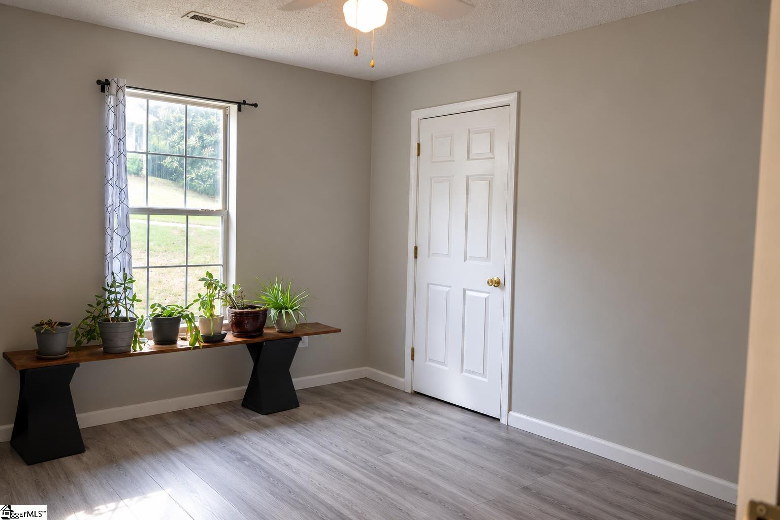 501 Hill Lane Property Photo 15