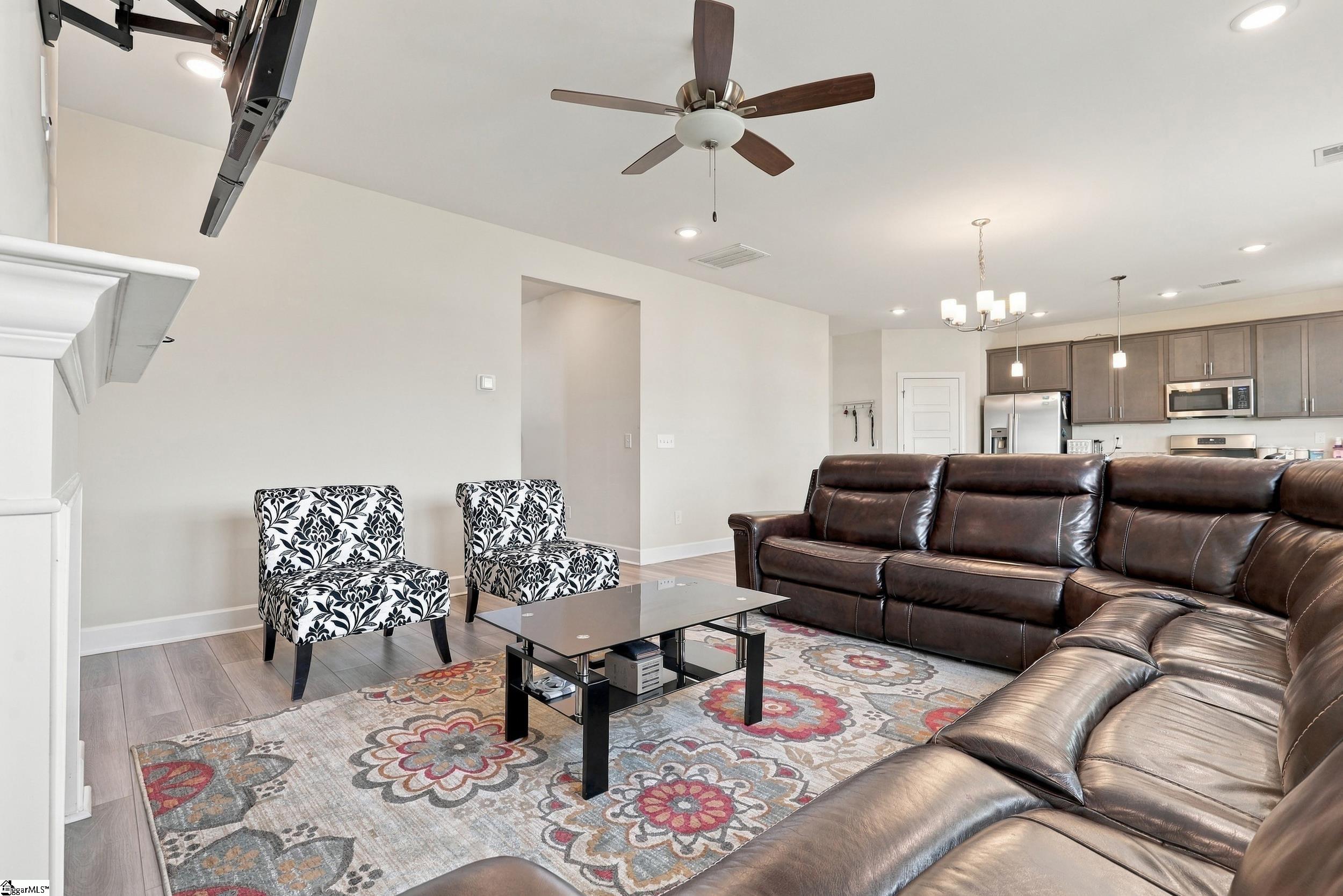 100 White Dutch Lane Property Photo 6