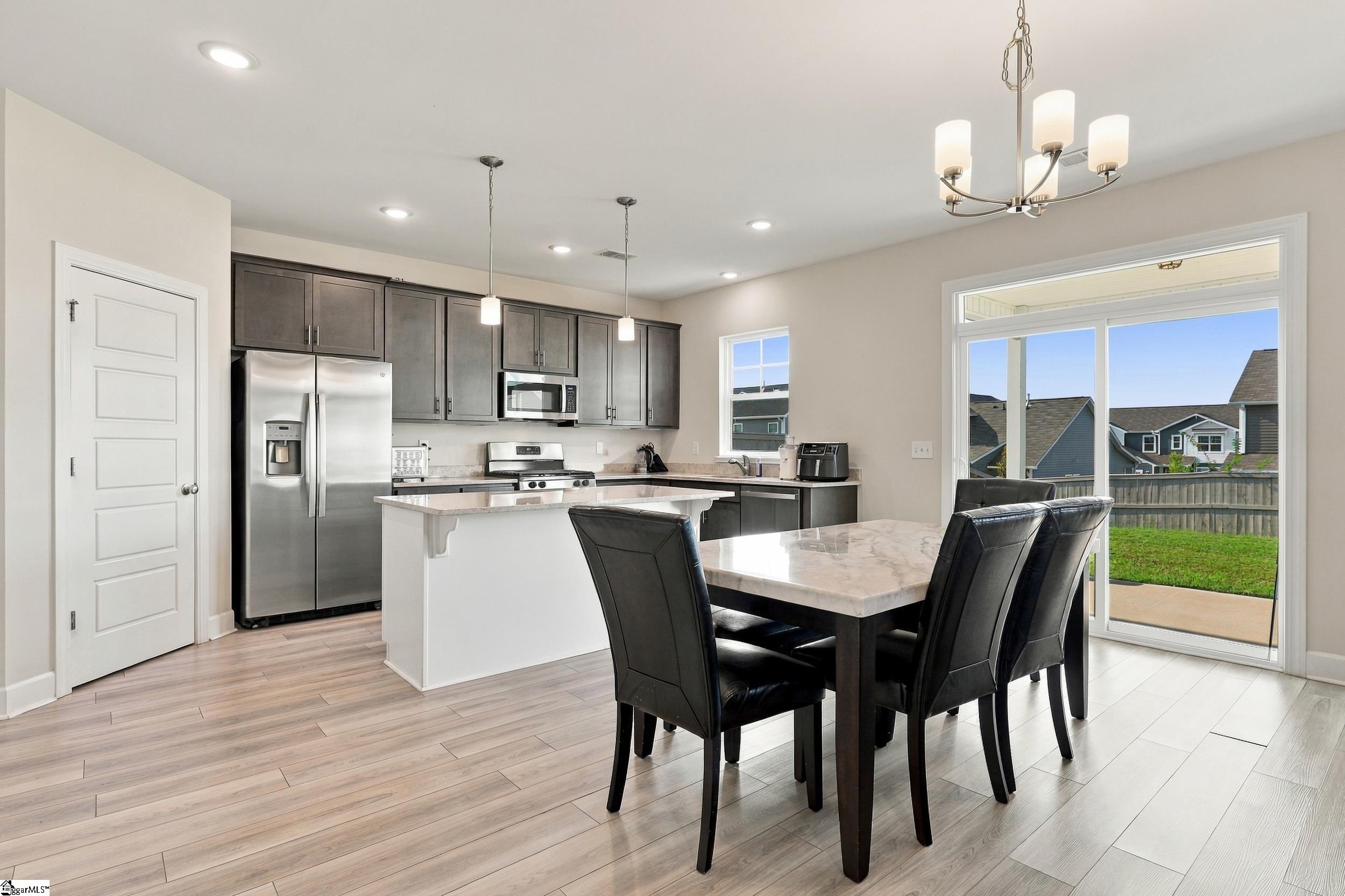 100 White Dutch Lane Property Photo 8