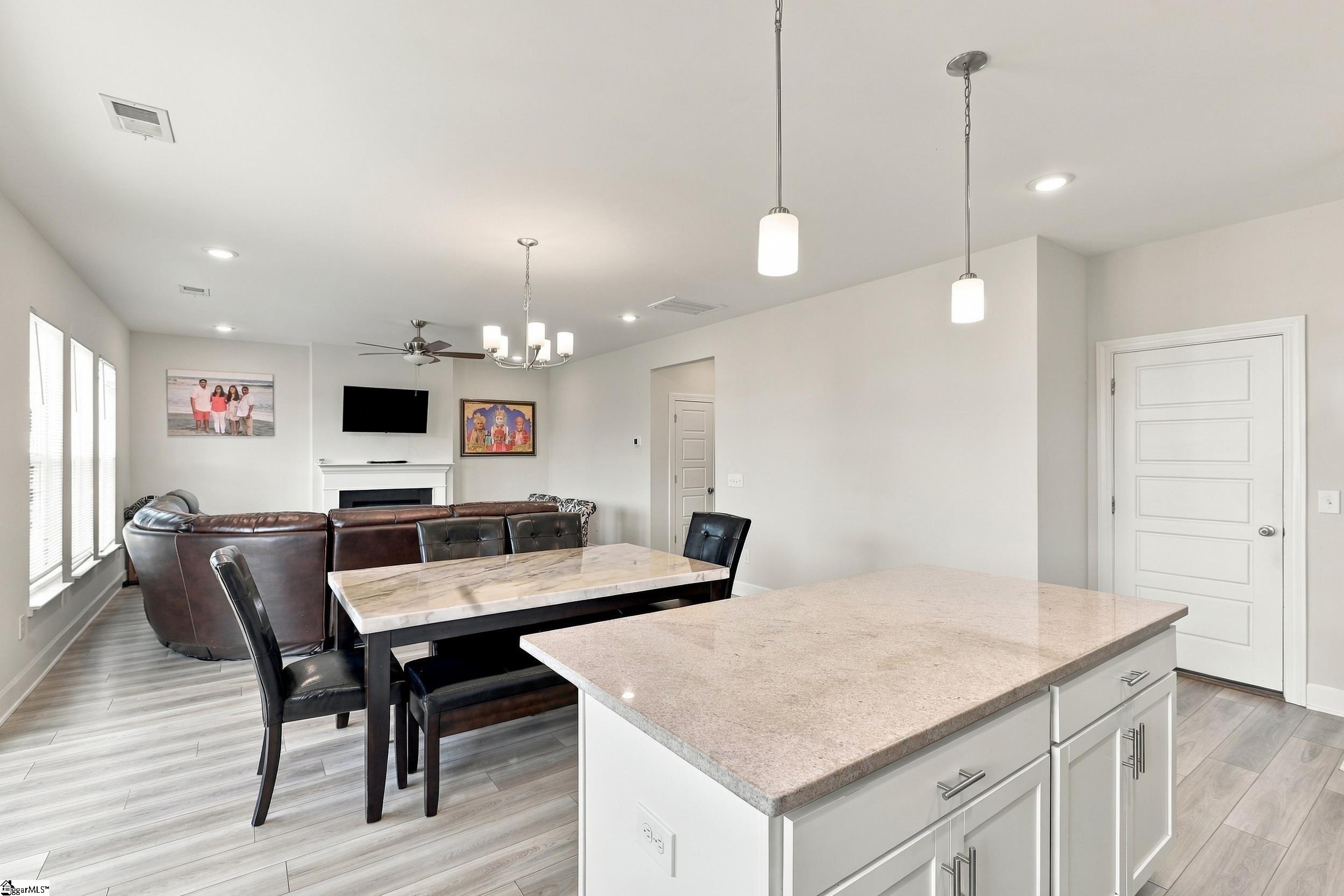 100 White Dutch Lane Property Photo 12