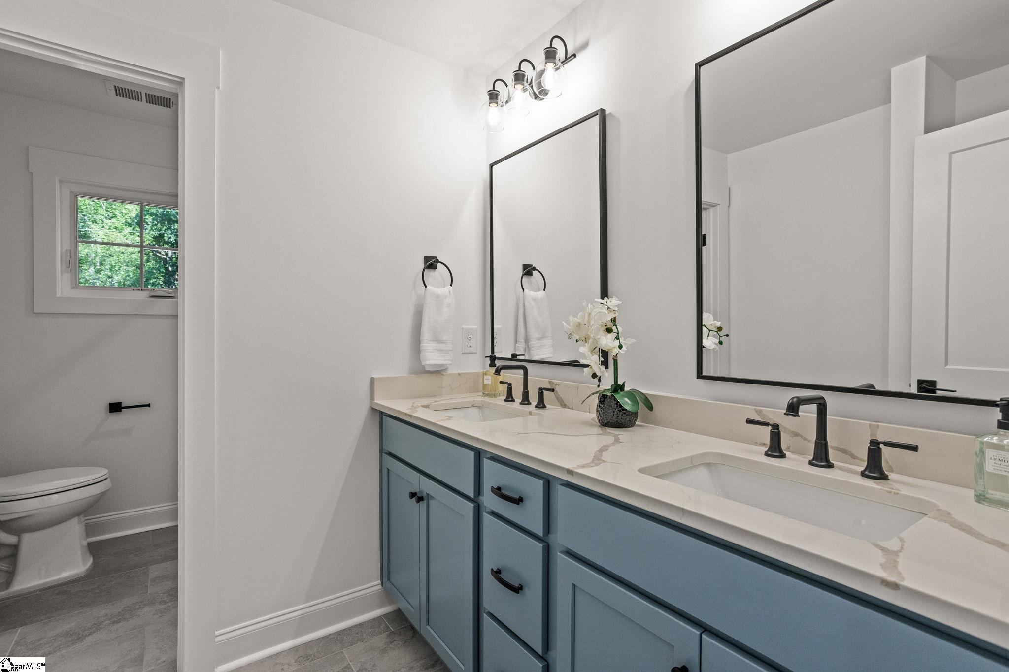 208 Forest Park Drive Property Photo 18