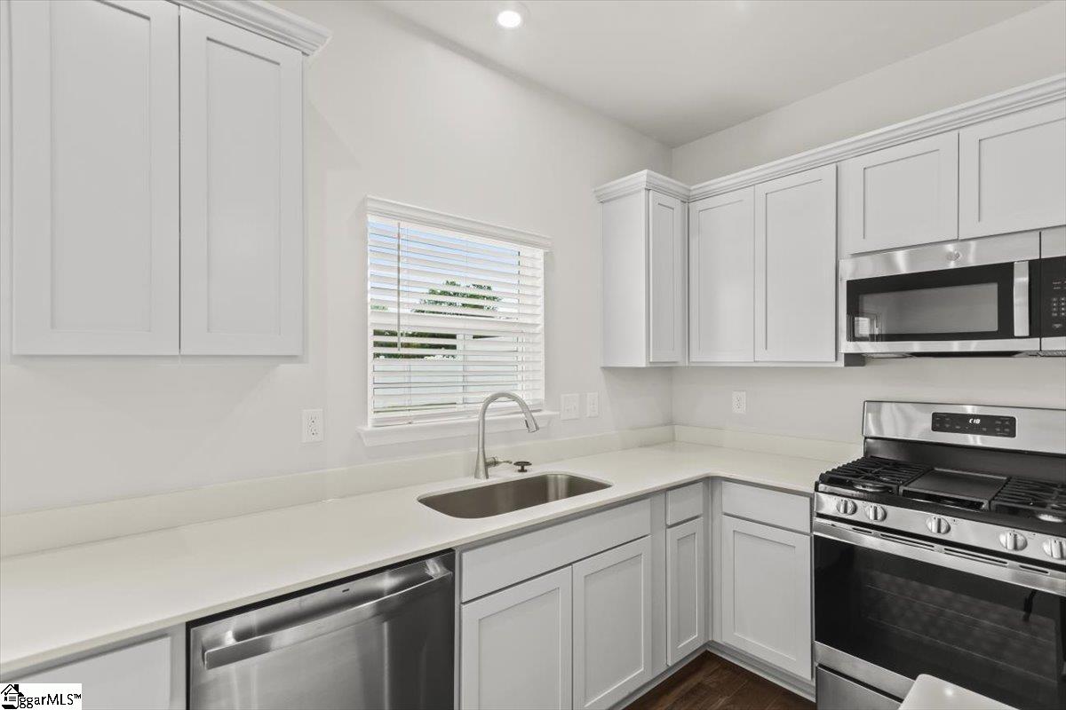 321 Abingdon Way Property Photo 5