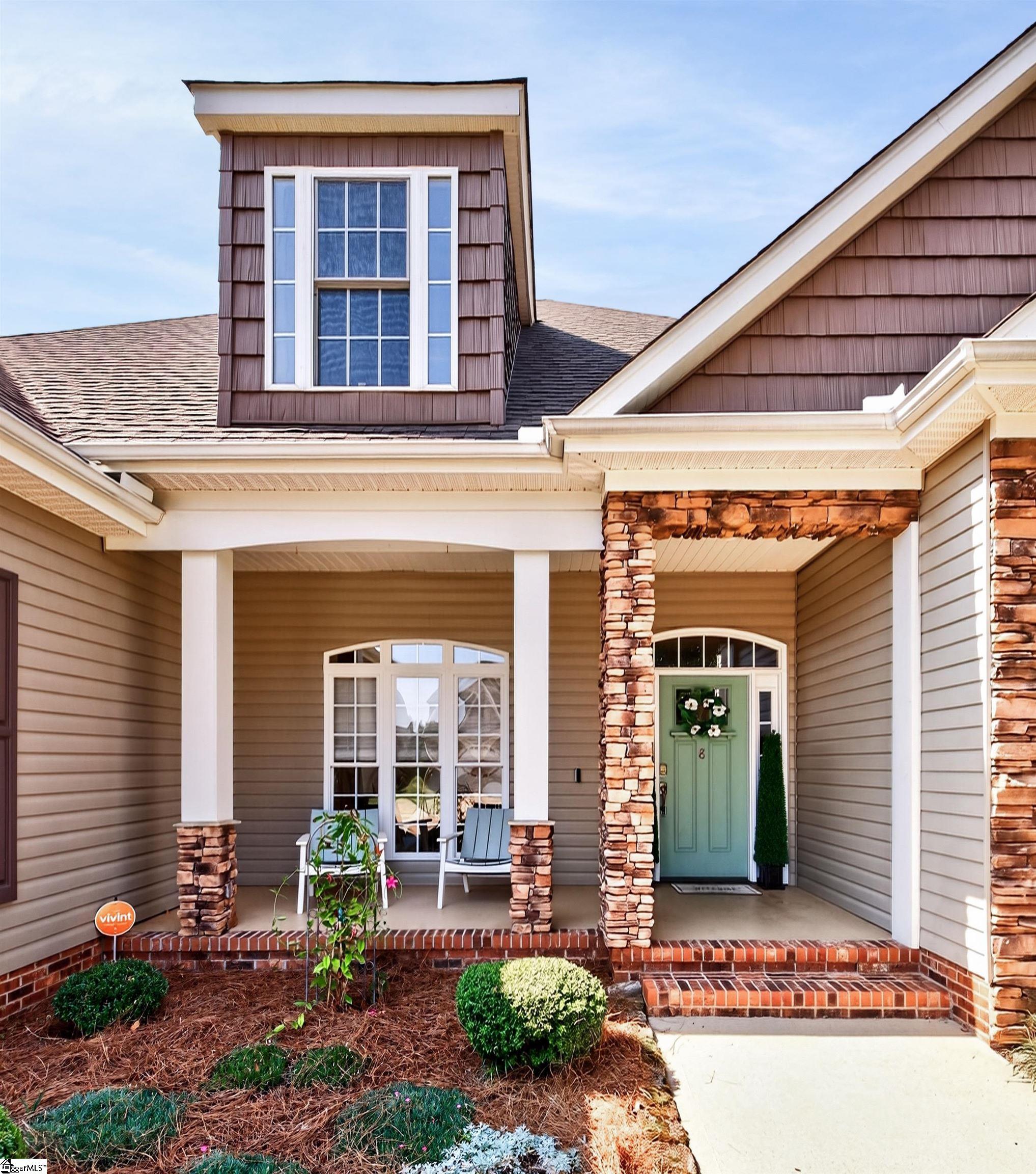 8 Garden Corners Court Property Photo 2
