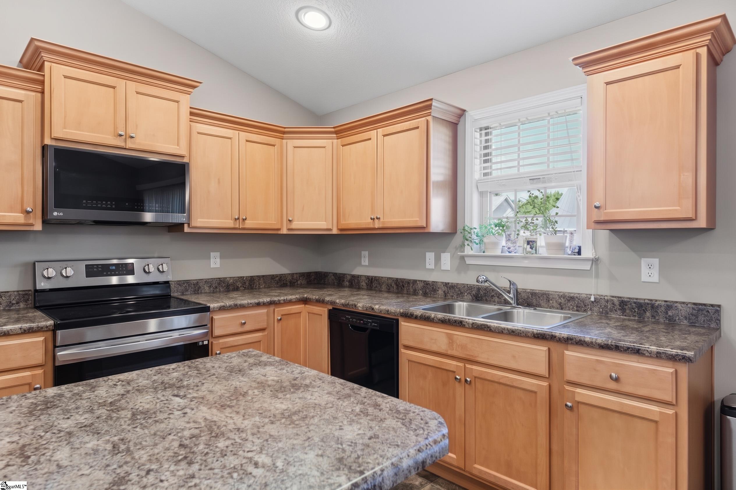 430 Peaksview Drive Property Photo 8