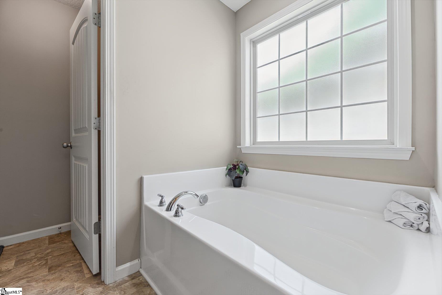 430 Peaksview Drive Property Photo 14