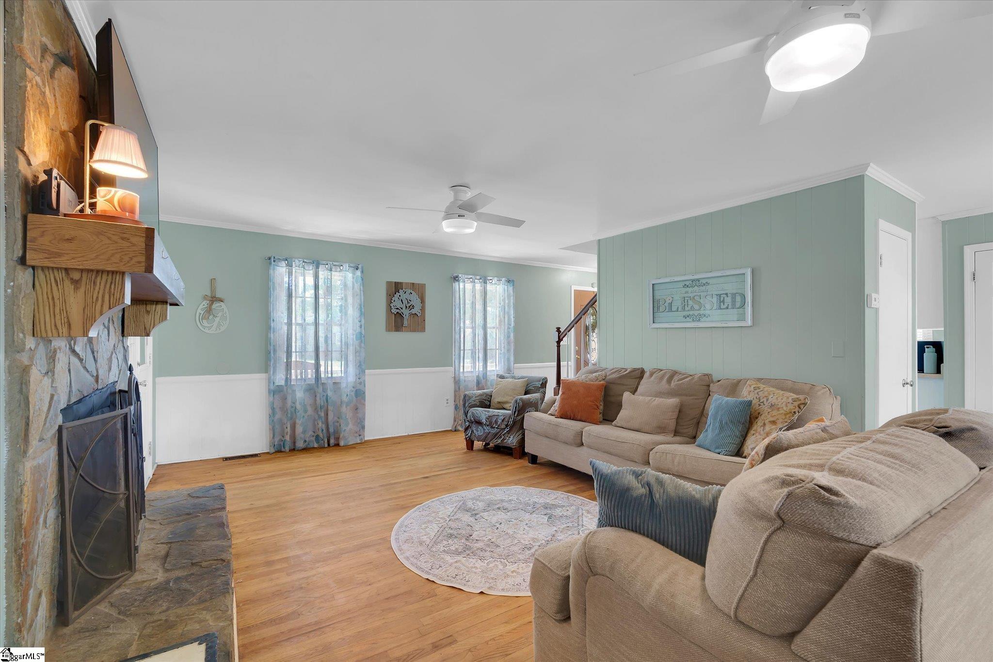 105 Sunset Court Property Photo 8