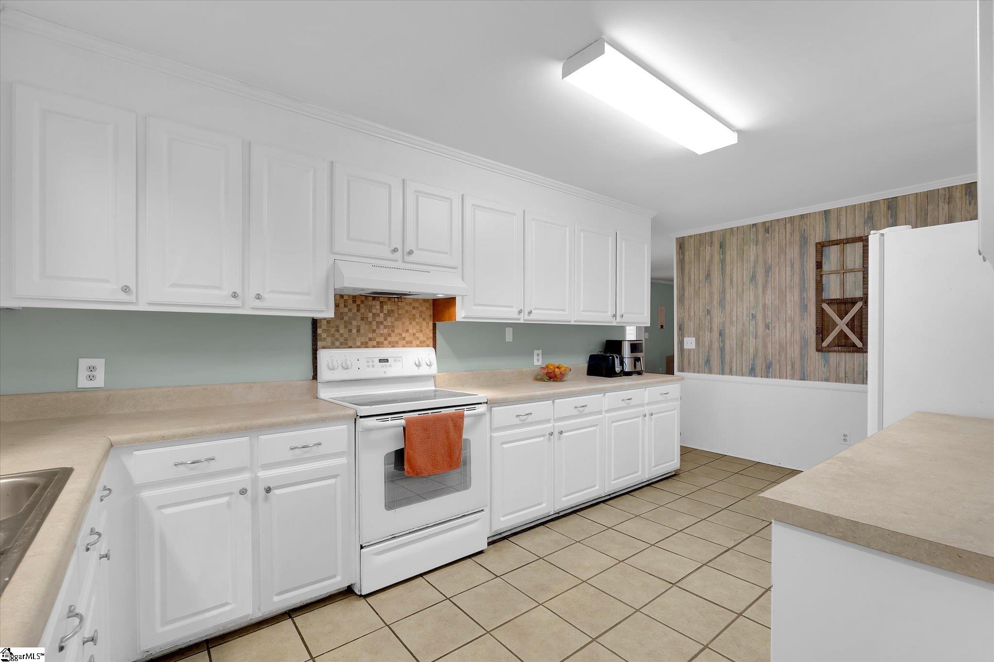 105 Sunset Court Property Photo 13