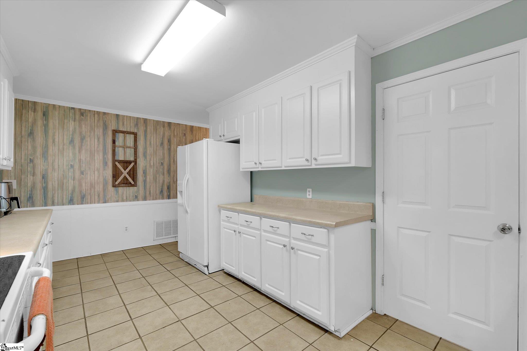 105 Sunset Court Property Photo 14