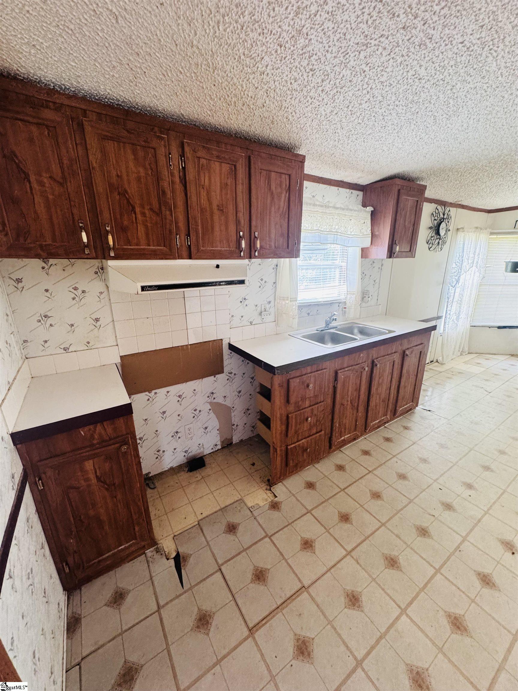 604 Bar B Villa Road Property Photo 7