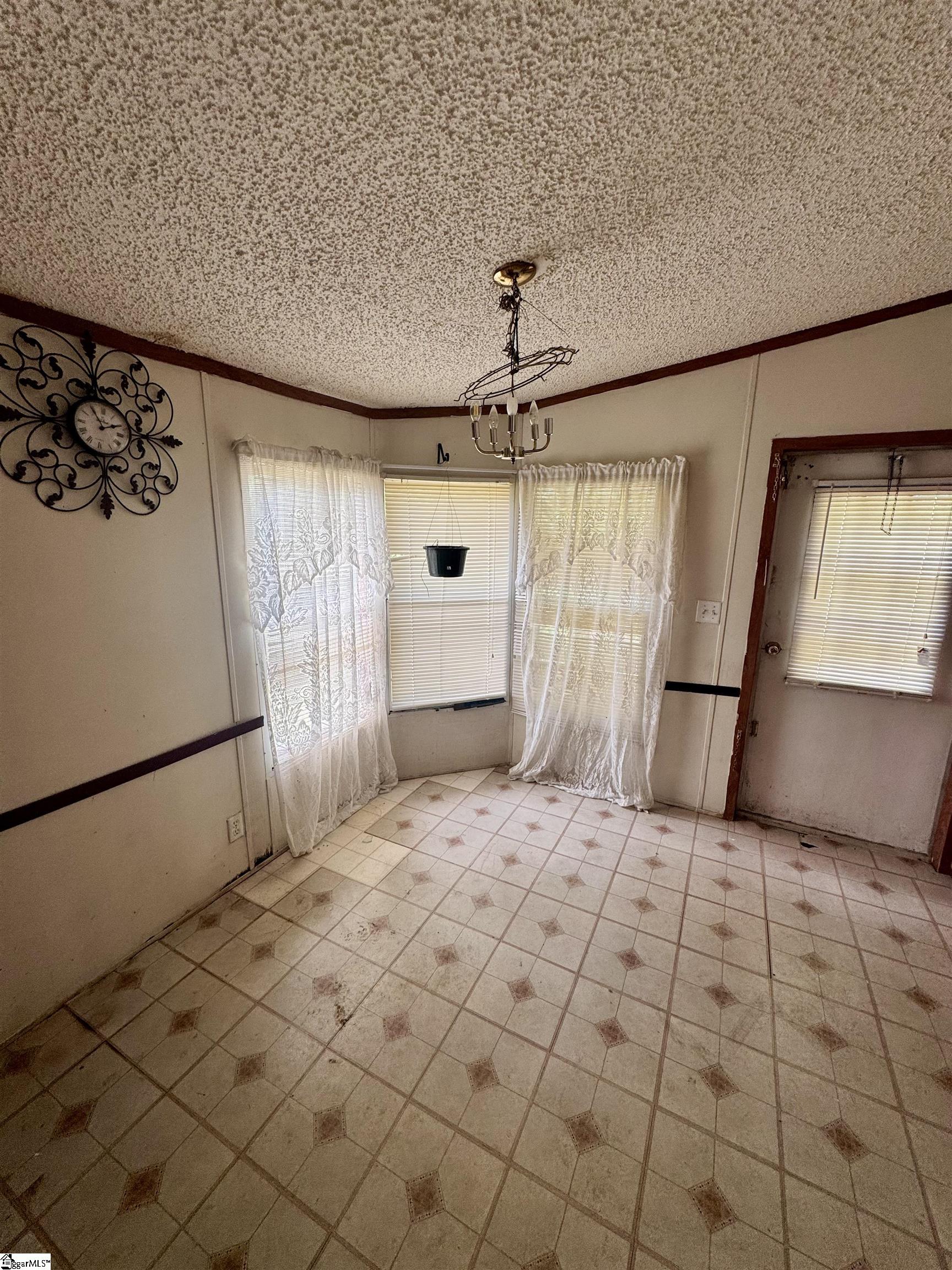 604 Bar B Villa Road Property Photo 10
