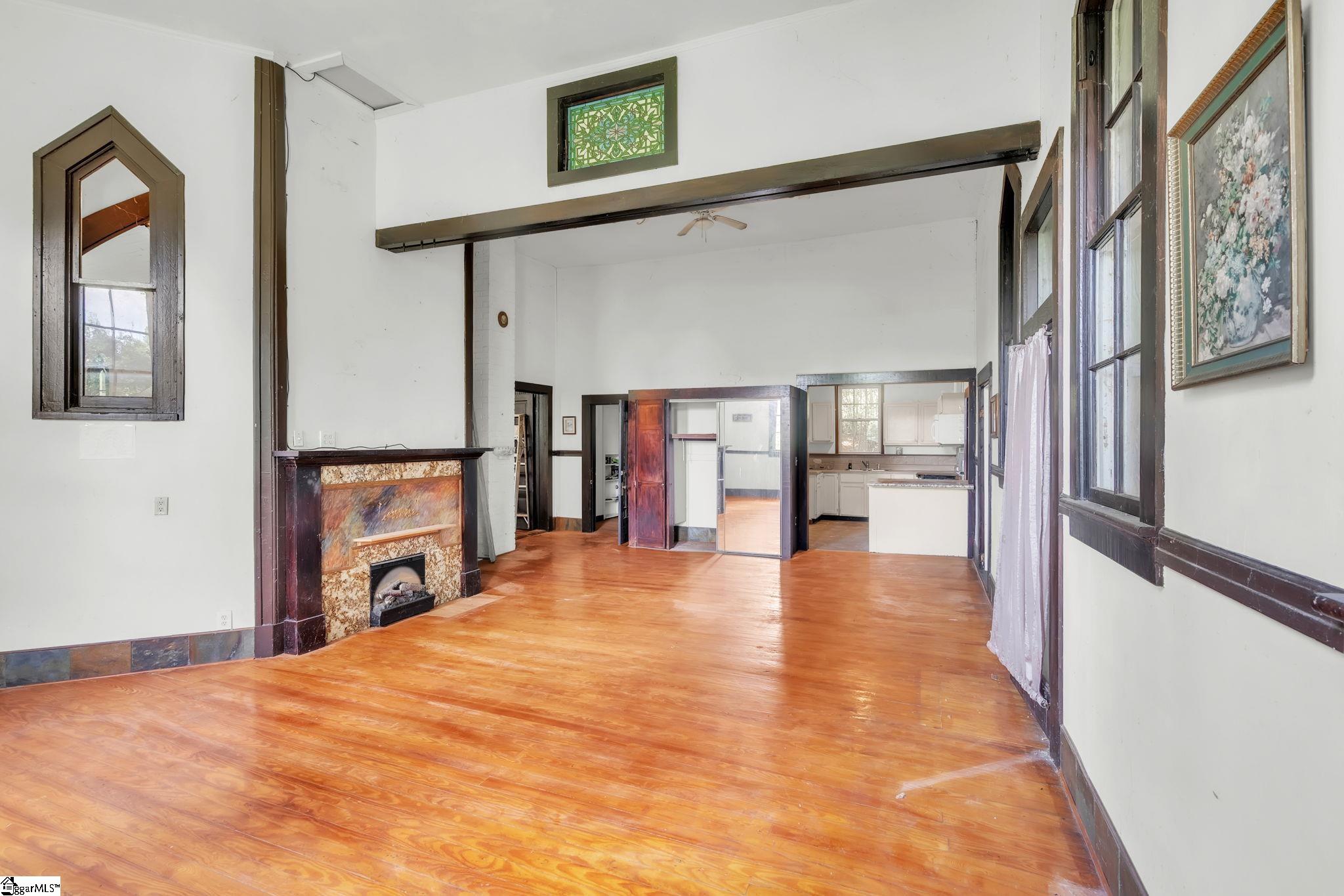 120 Anderson Street Property Photo 2