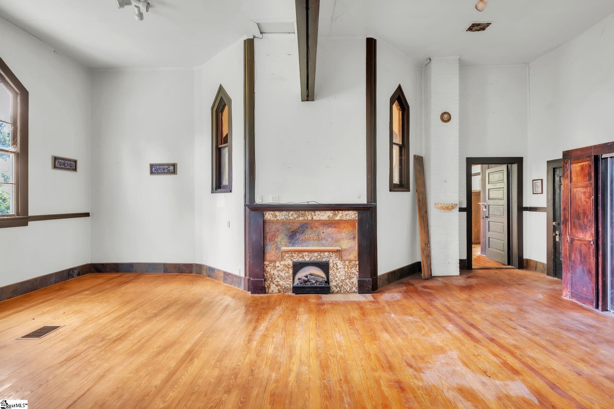 120 Anderson Street Property Photo 4