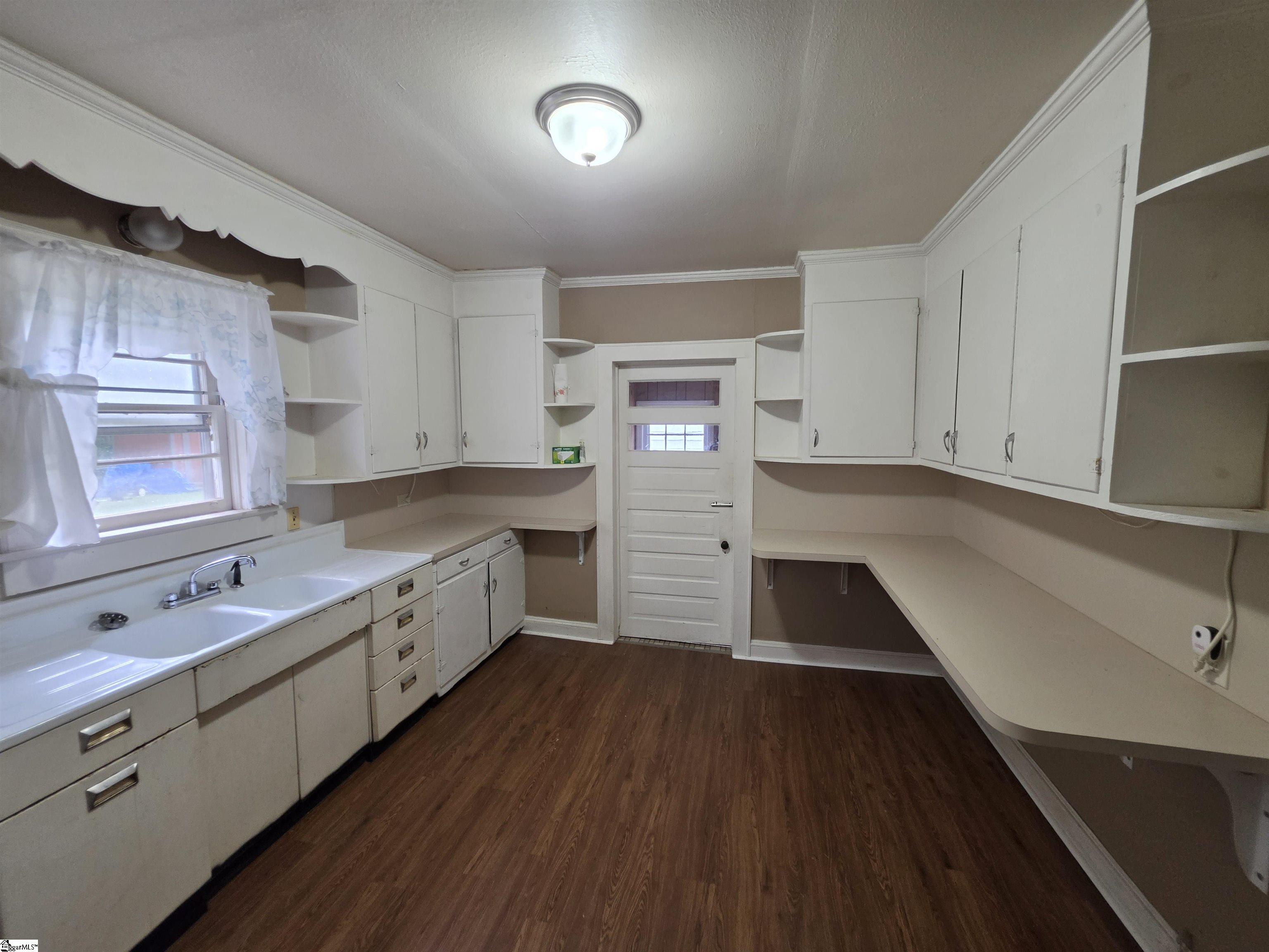511 S Main Street Property Photo 7