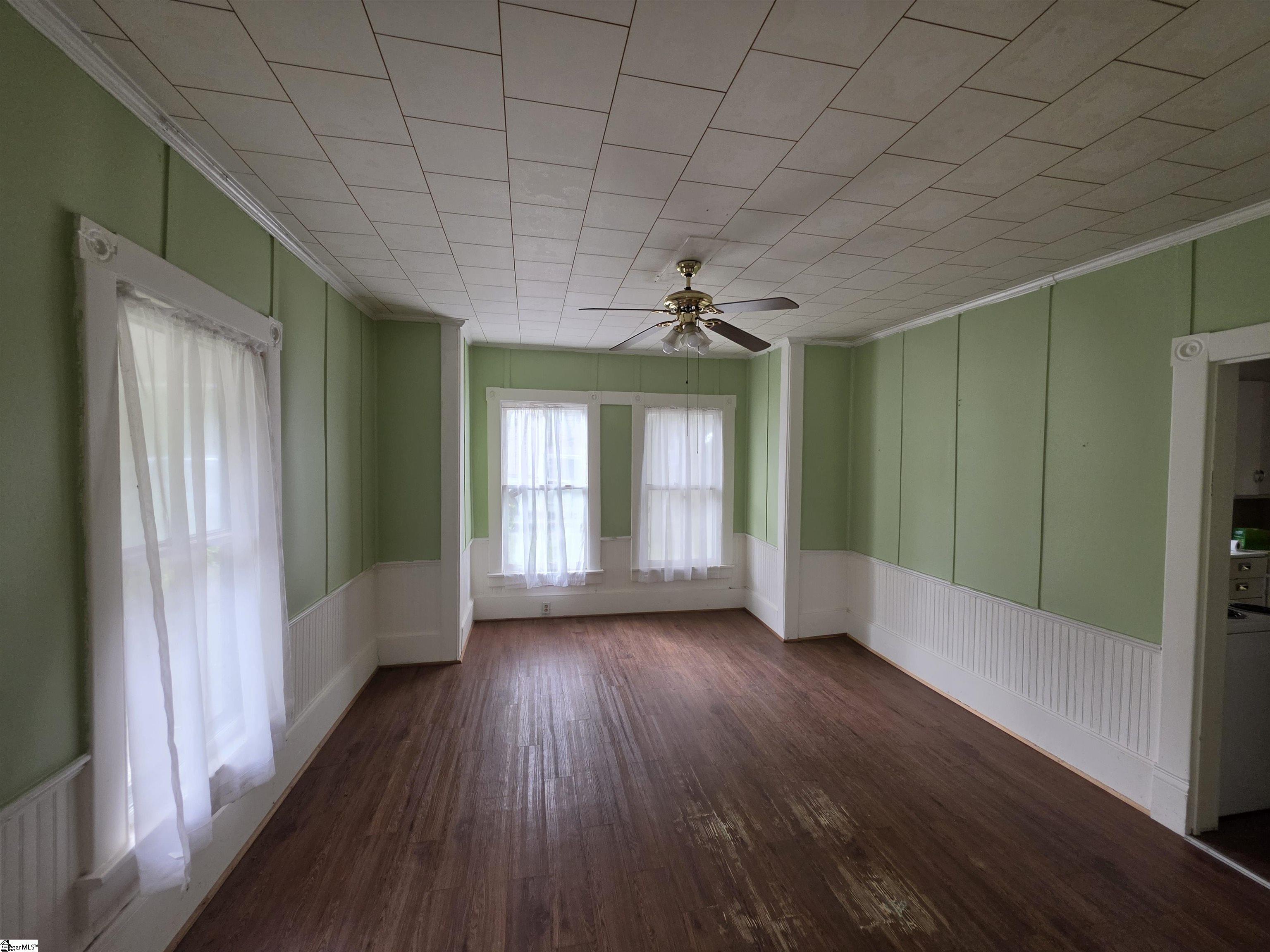 511 S Main Street Property Photo 8