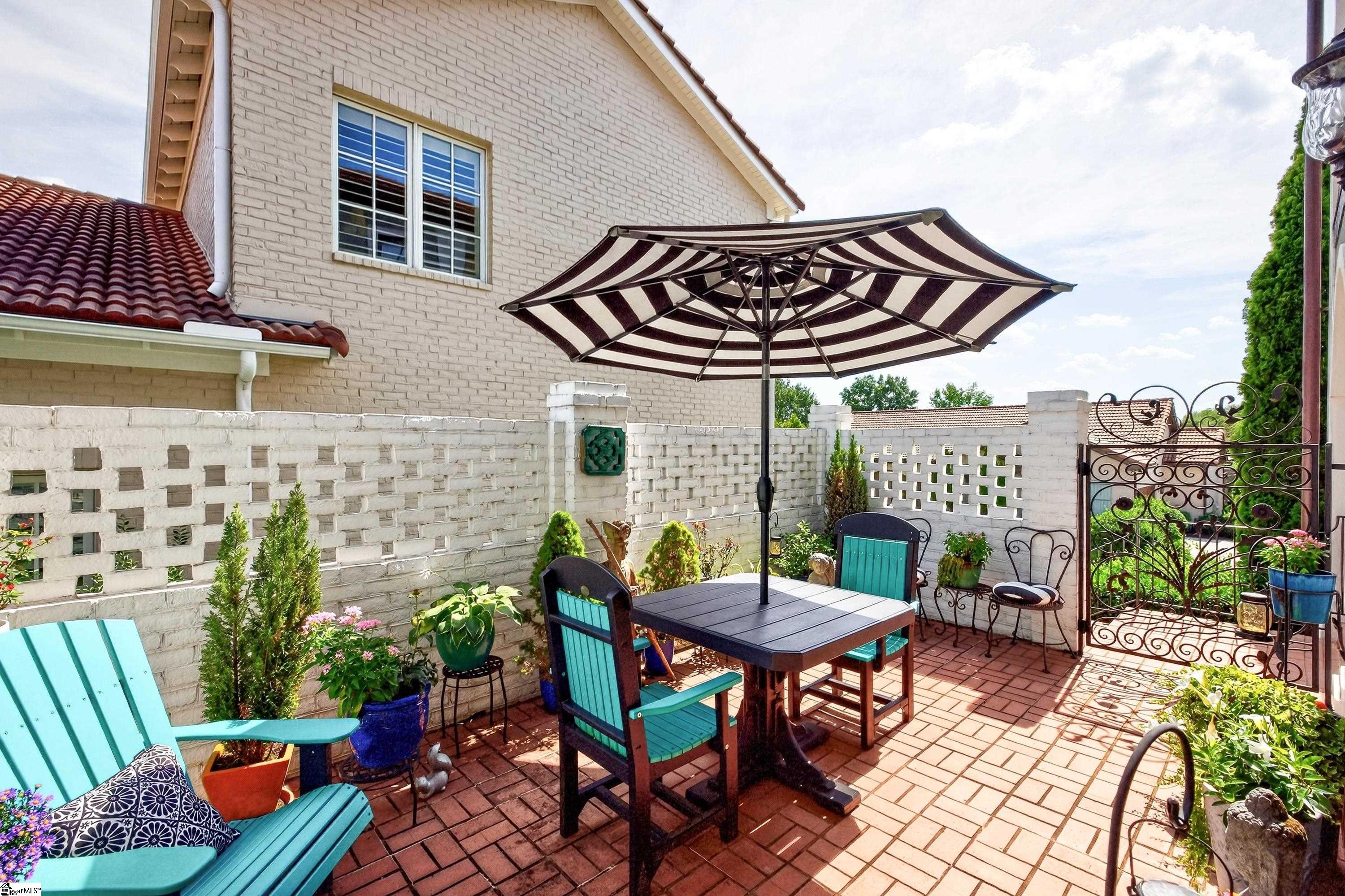 309 Arezzo Drive Property Photo 6
