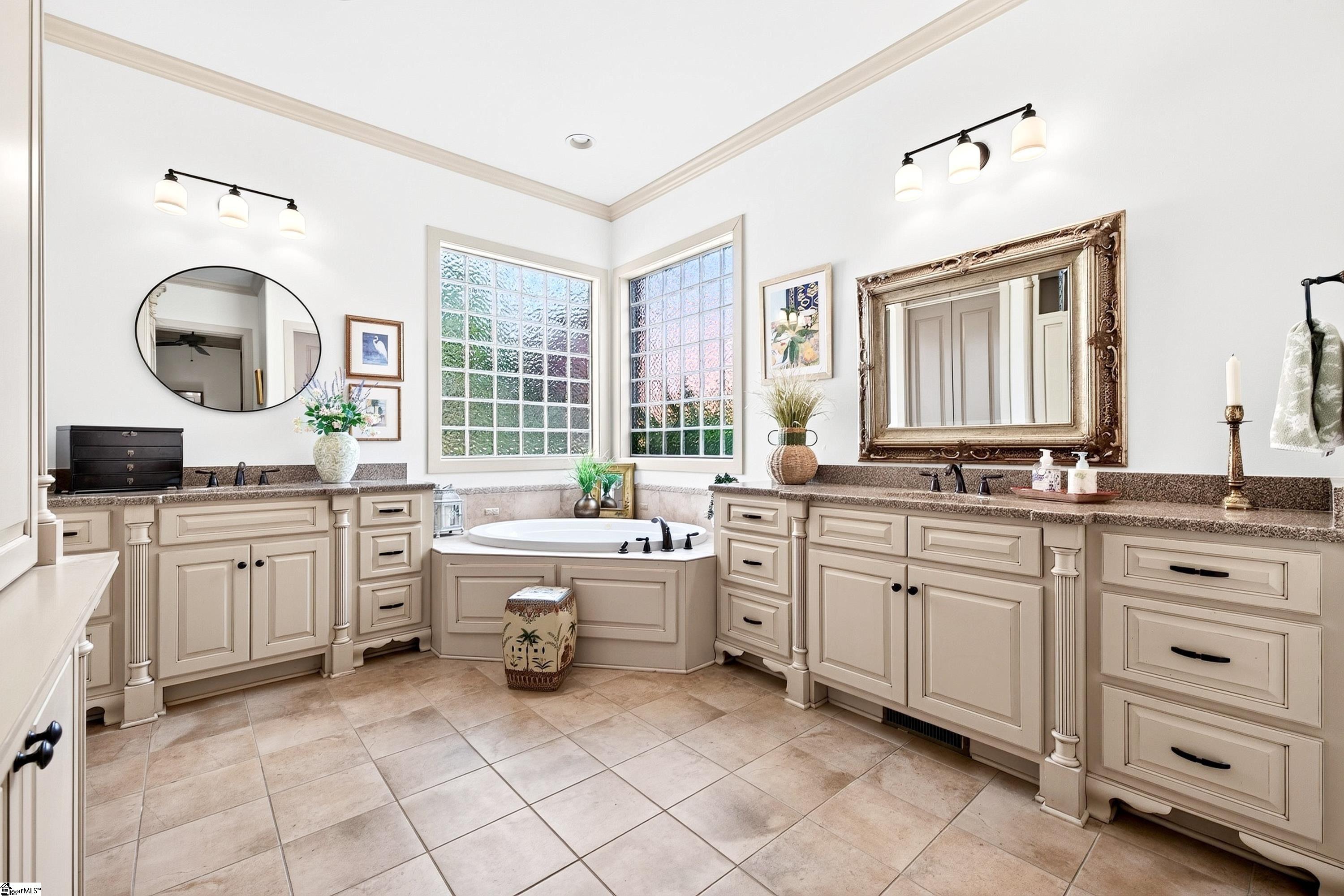 309 Arezzo Drive Property Photo 17