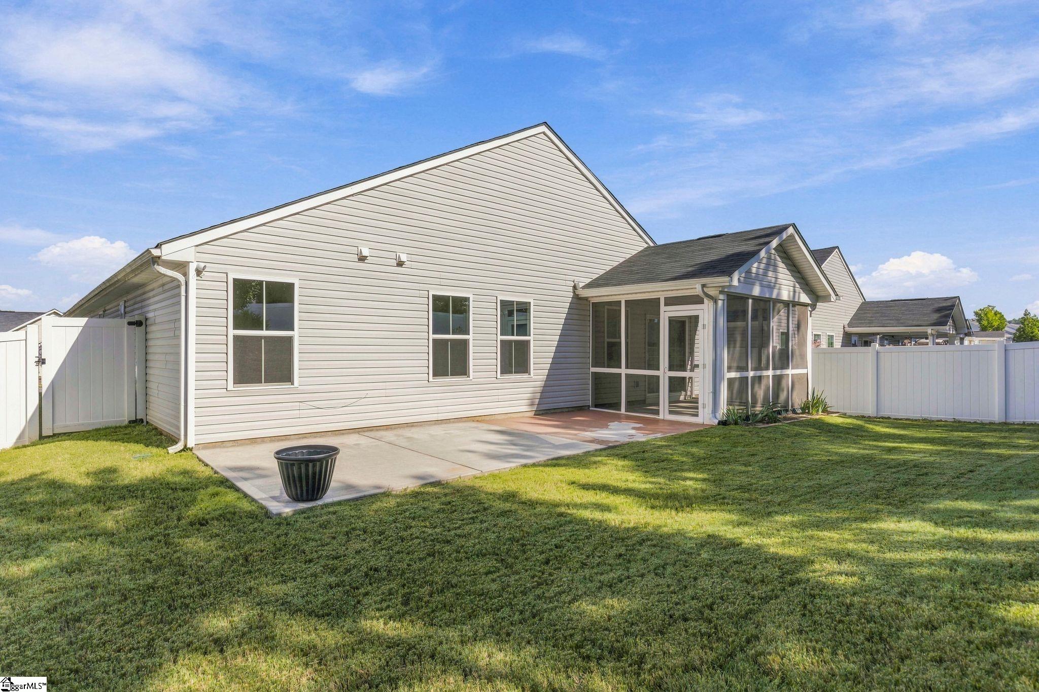 407 Vernonburg Court Property Photo 4