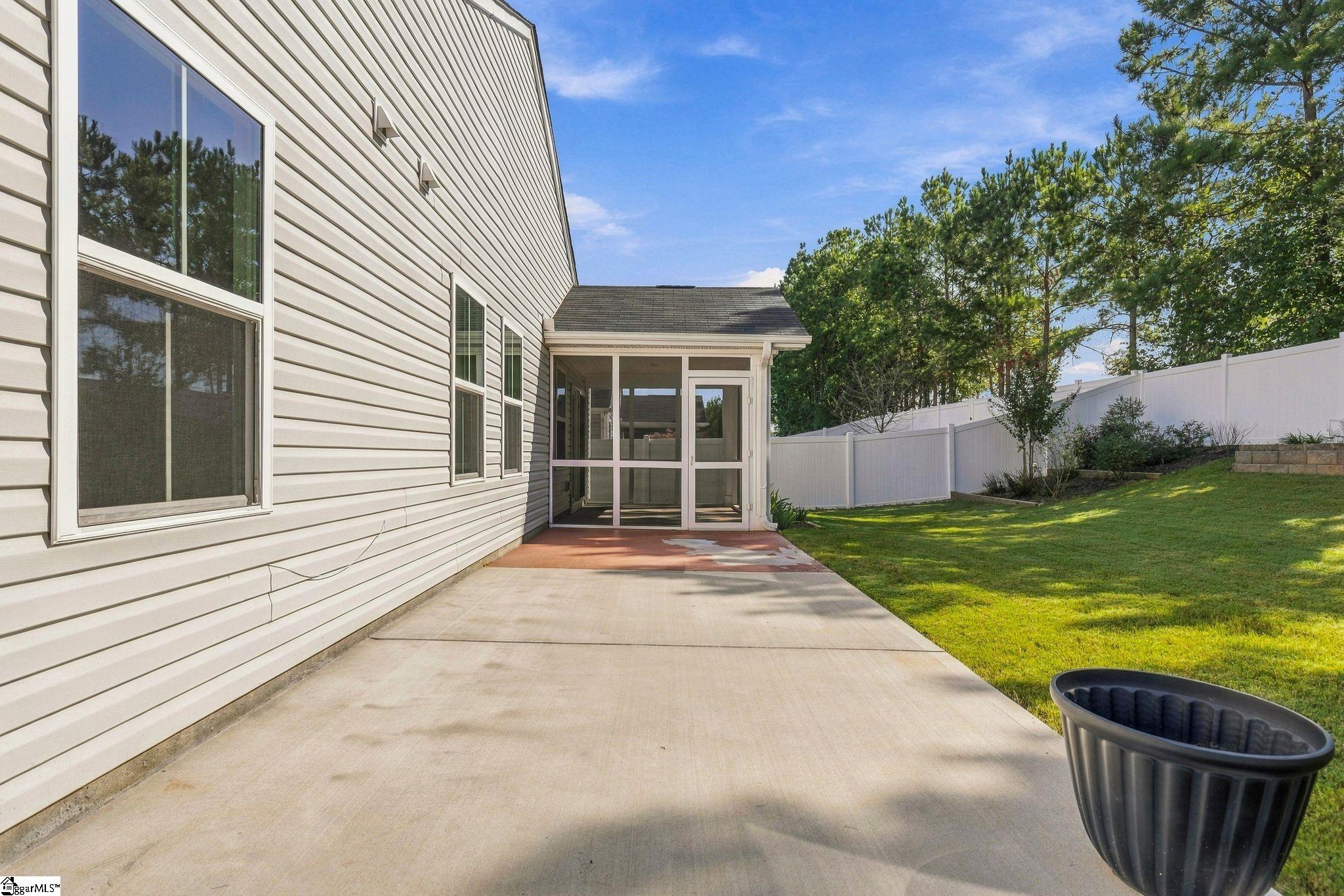 407 Vernonburg Court Property Photo 7