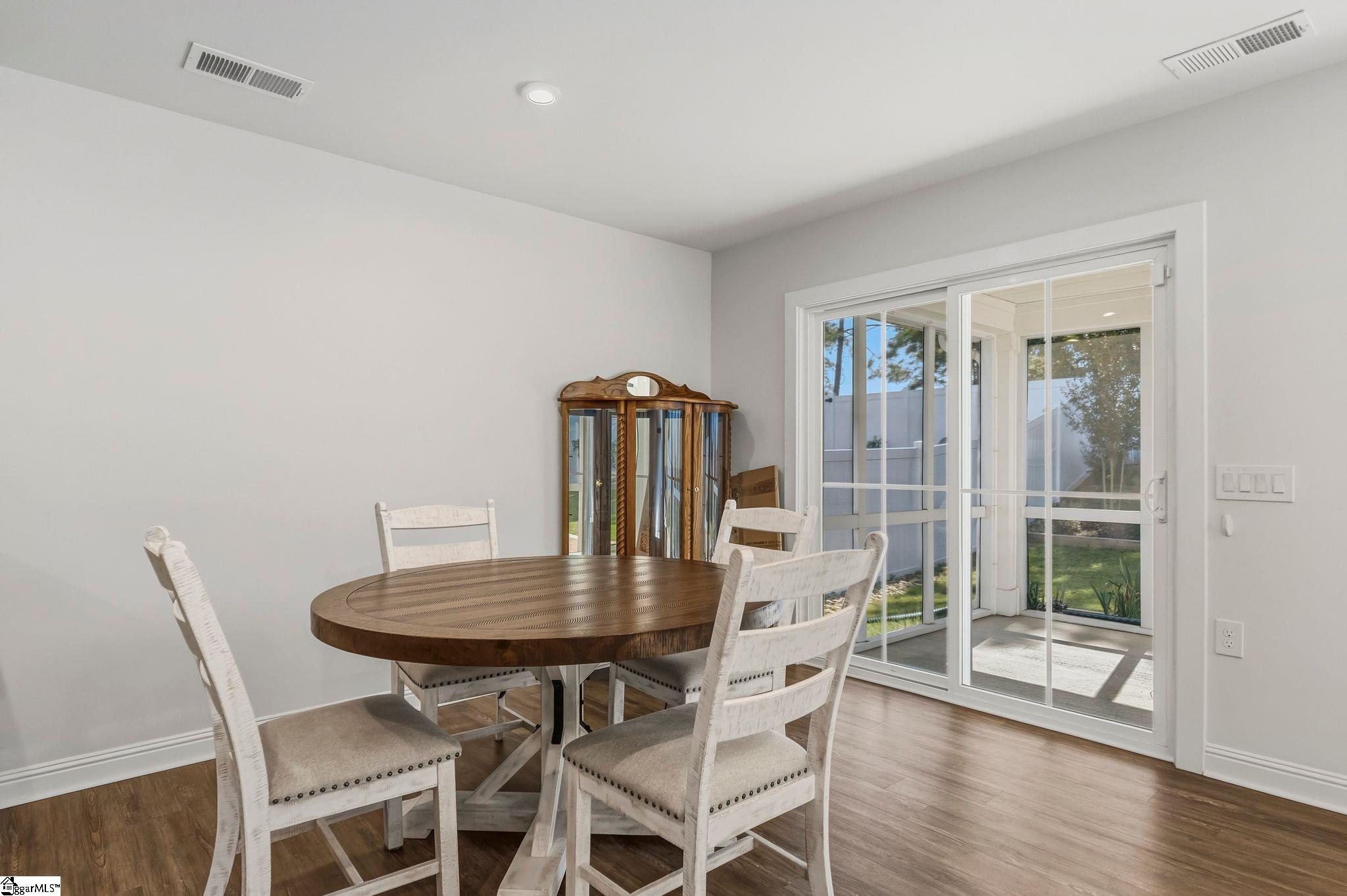 407 Vernonburg Court Property Photo 16